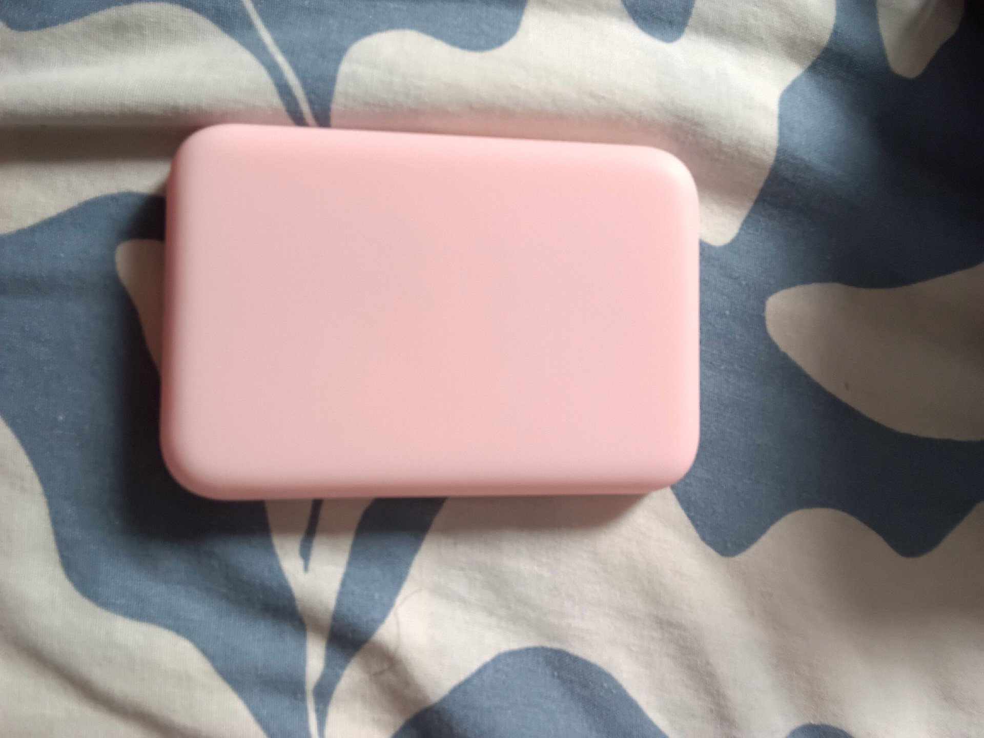 Pink Silicone powerbank case, Amazon, 256GB, Excellent condition — preloved on SilentSale®