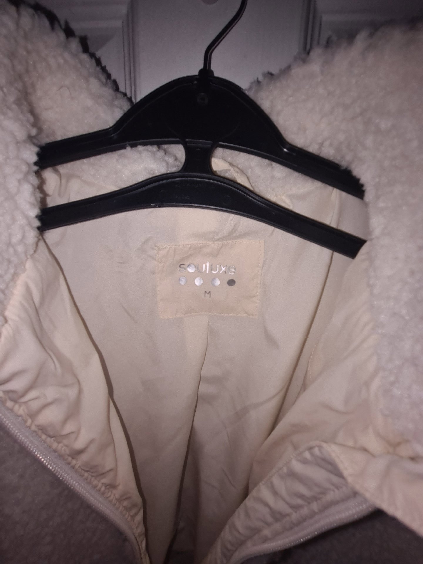Souluxe Cream Sherpa Fleece Jacket Medium, Souluxe, 12, Excellent condition — preloved on SilentSale®
