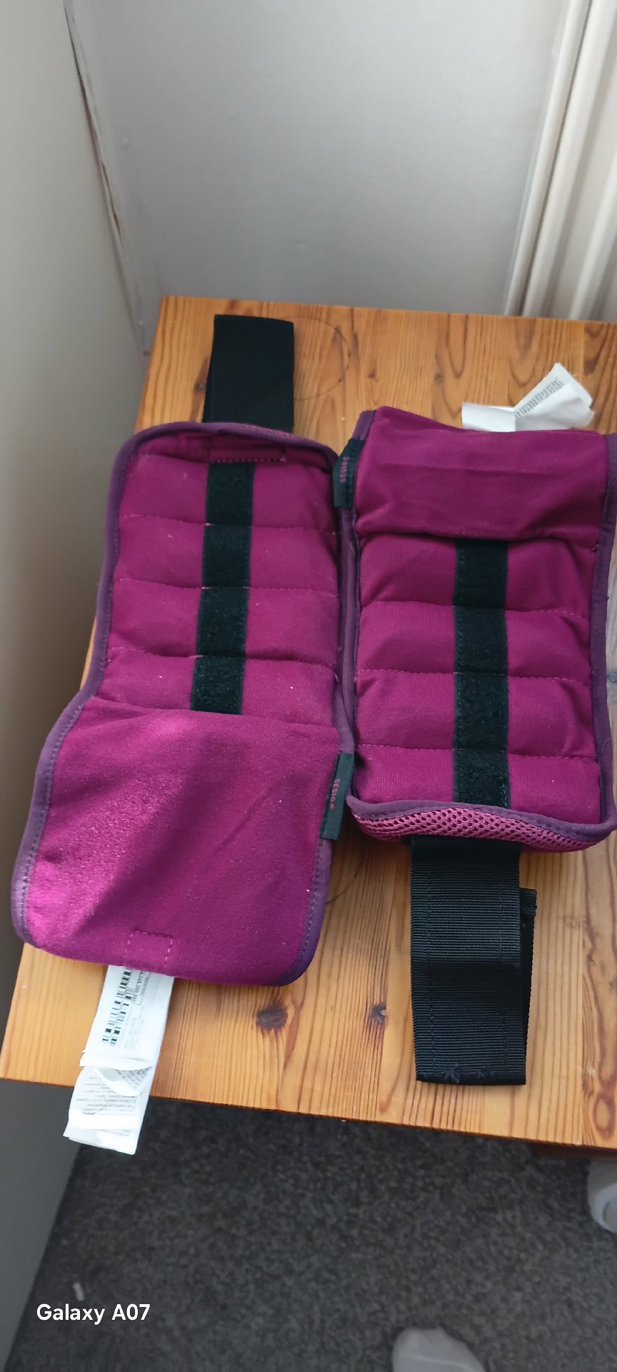 Purple 1kg Adjustable Ankle or Wrist Weights Pair, Decathlon, 1kg each, Good condition — preloved on SilentSale®