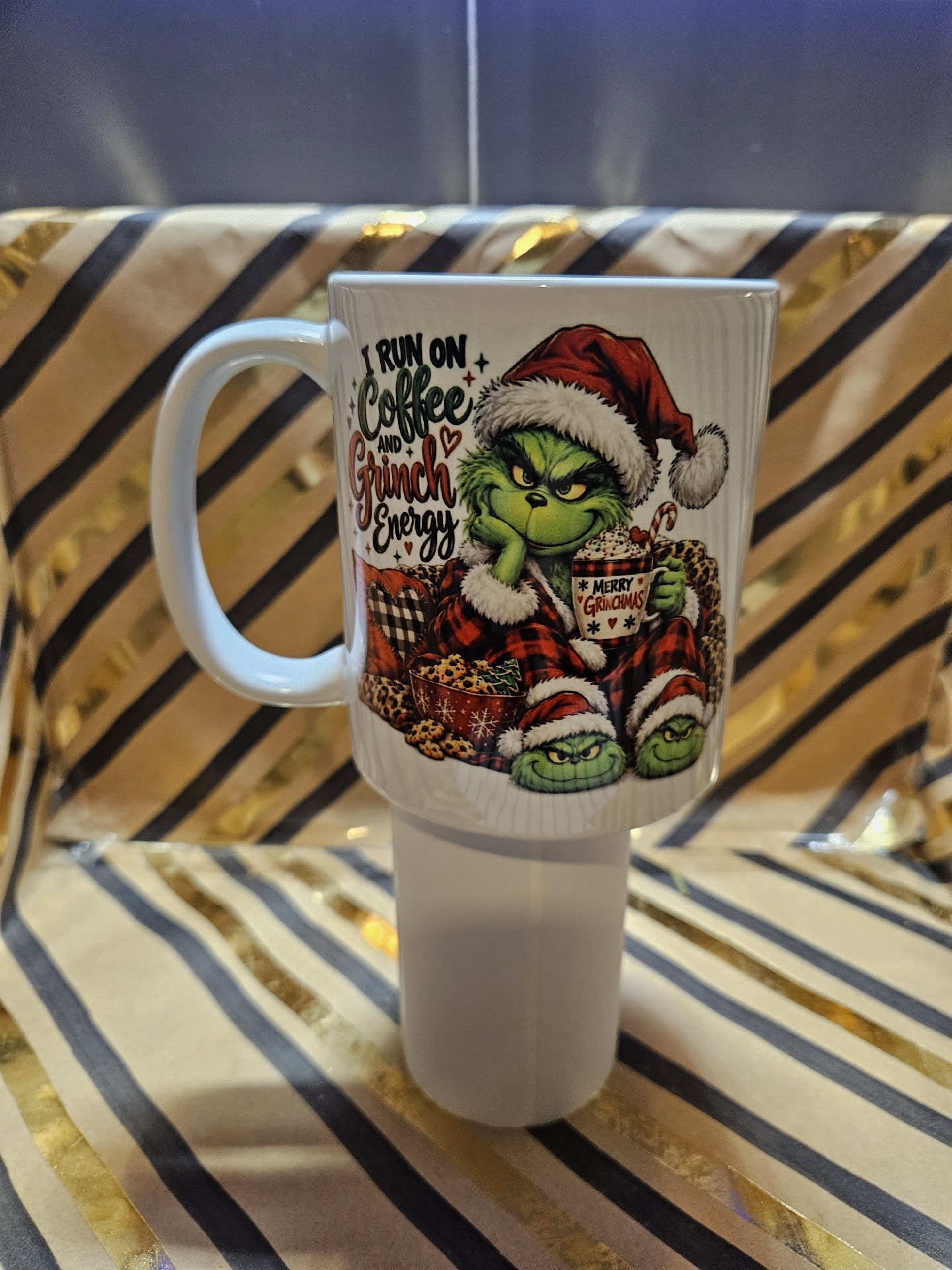 Grinch Christmas Travel Mug with Lid, Unbranded, One Size, New condition — preloved on SilentSale®