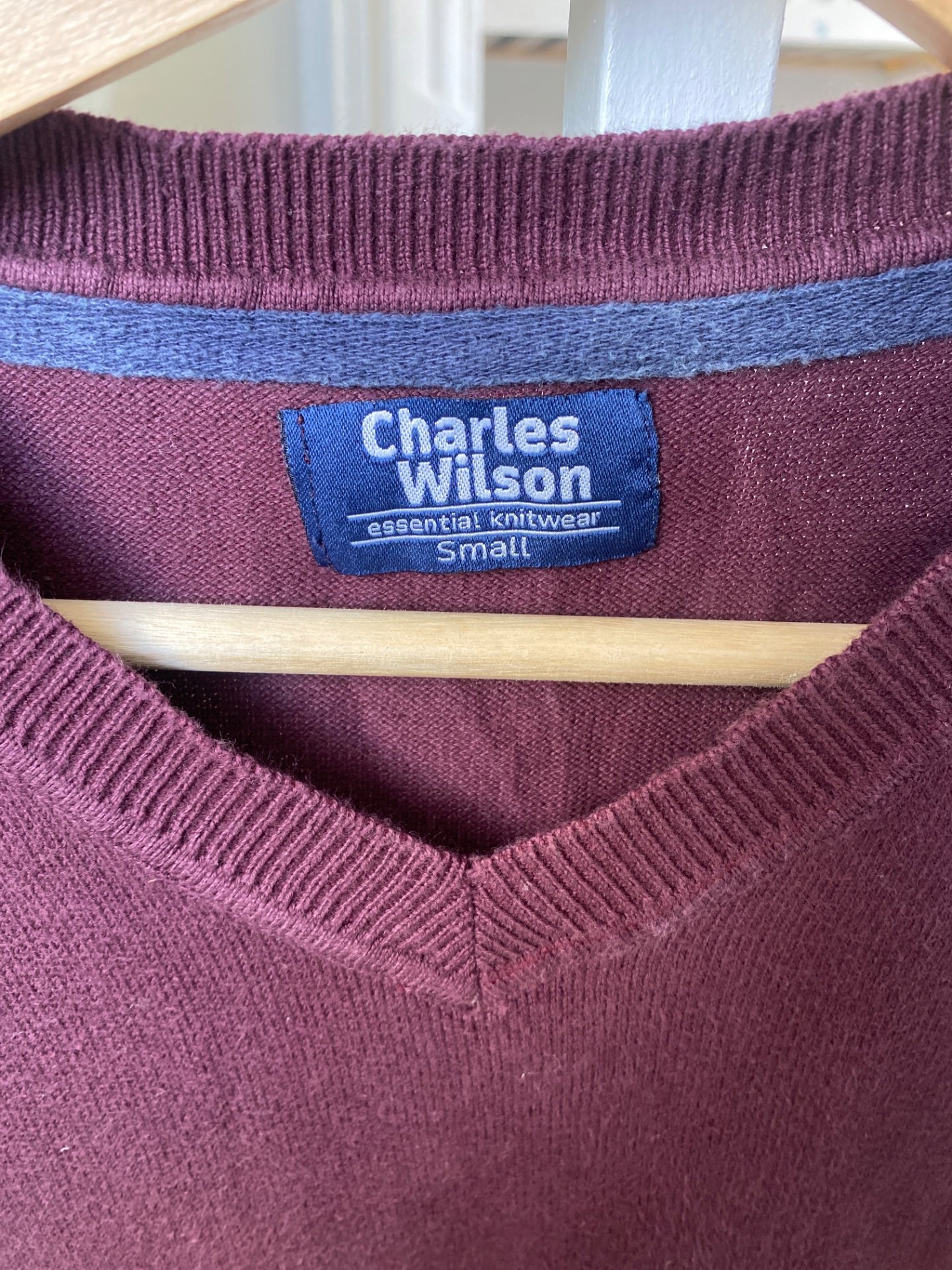 Charles Tyrwhitt Burgundy V-Neck Jumper – Size M, Charles Tyrwhitt, M, Excellent condition — preloved on SilentSale®