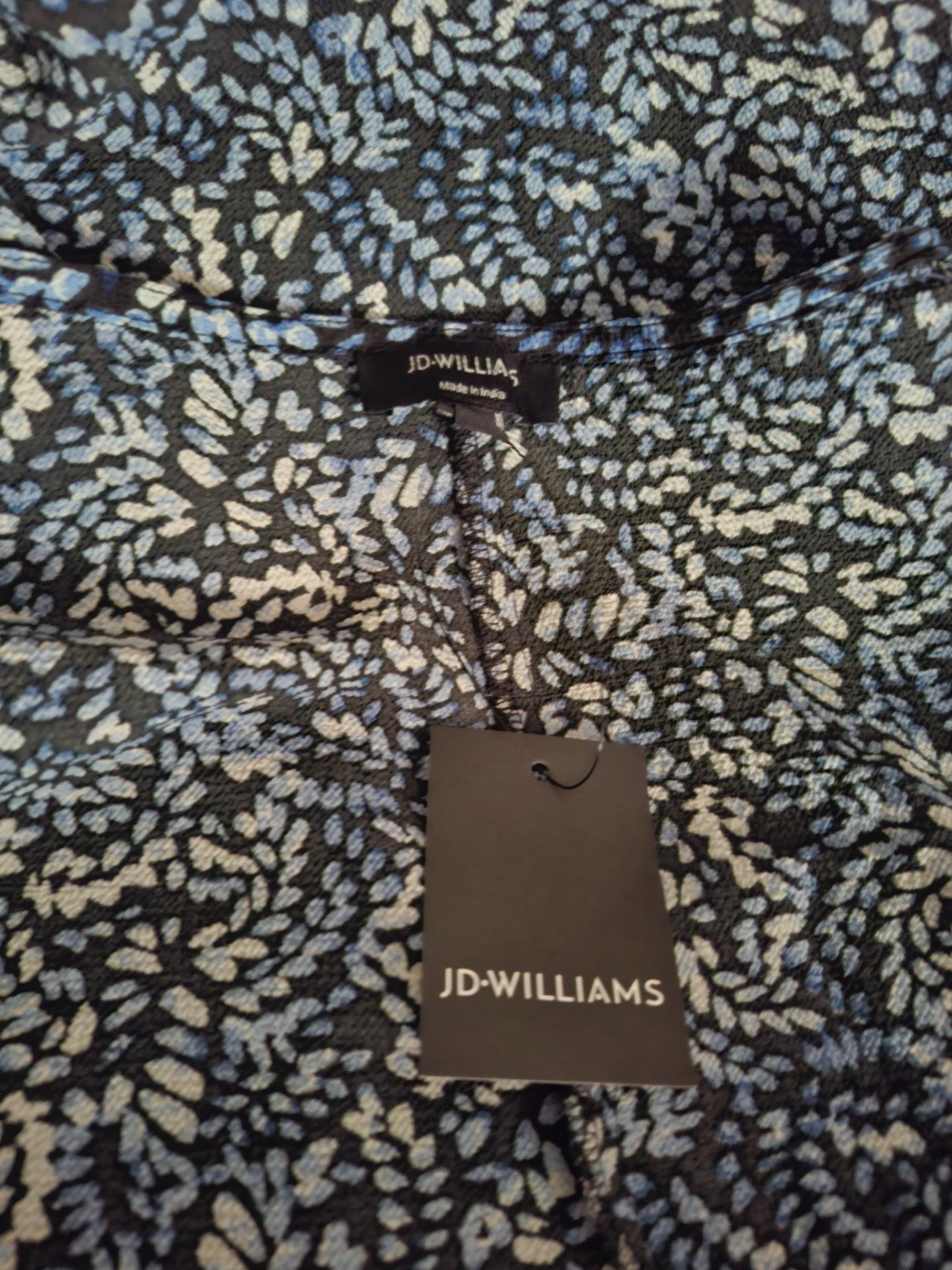 JD Williams Blue Floral Print V-Neck Dress, JD Williams, 12, New condition — preloved on SilentSale®