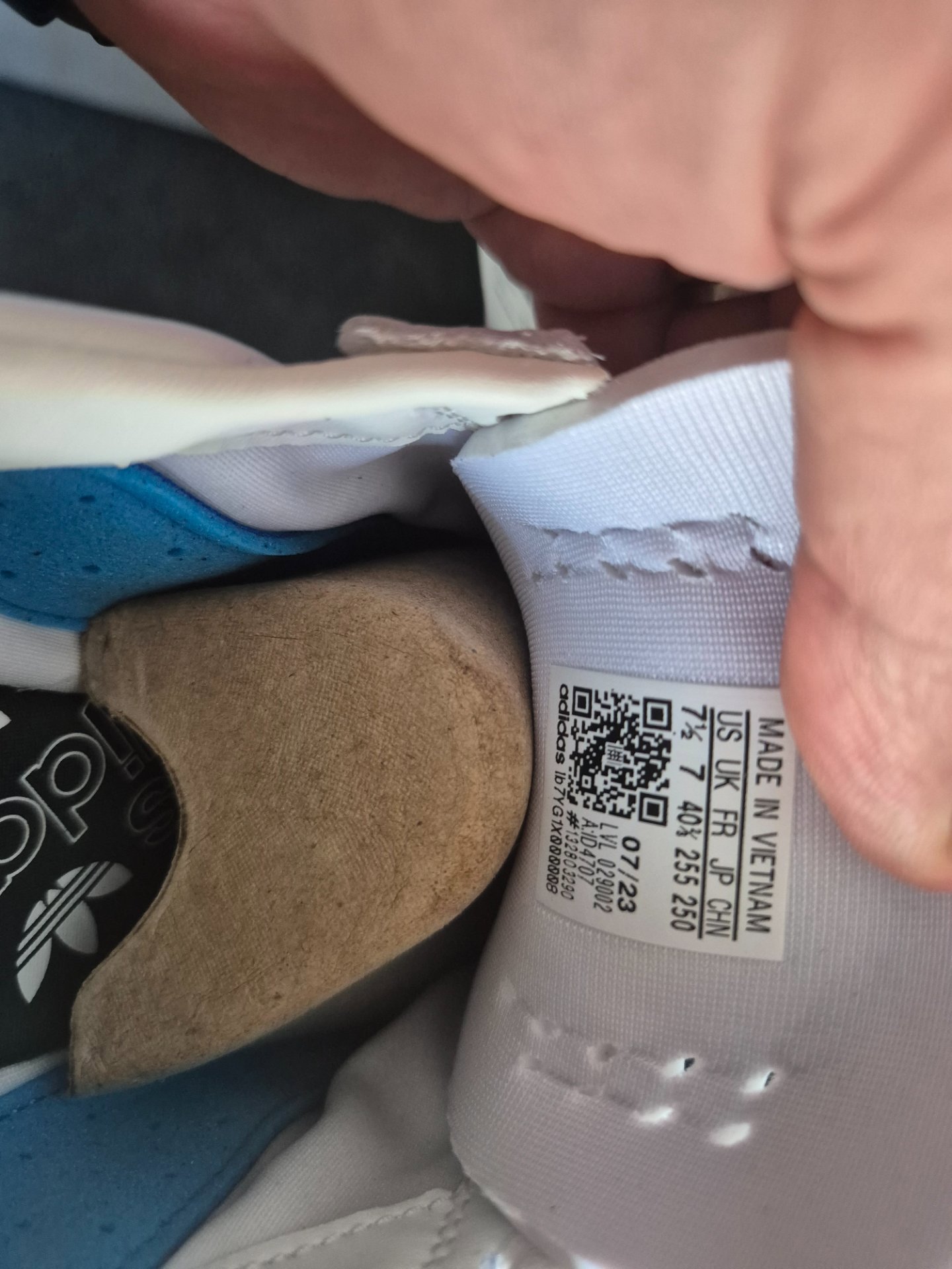 Adidas Country XLG White Trainers – UK 7, Adidas, 7, New condition — preloved on SilentSale®