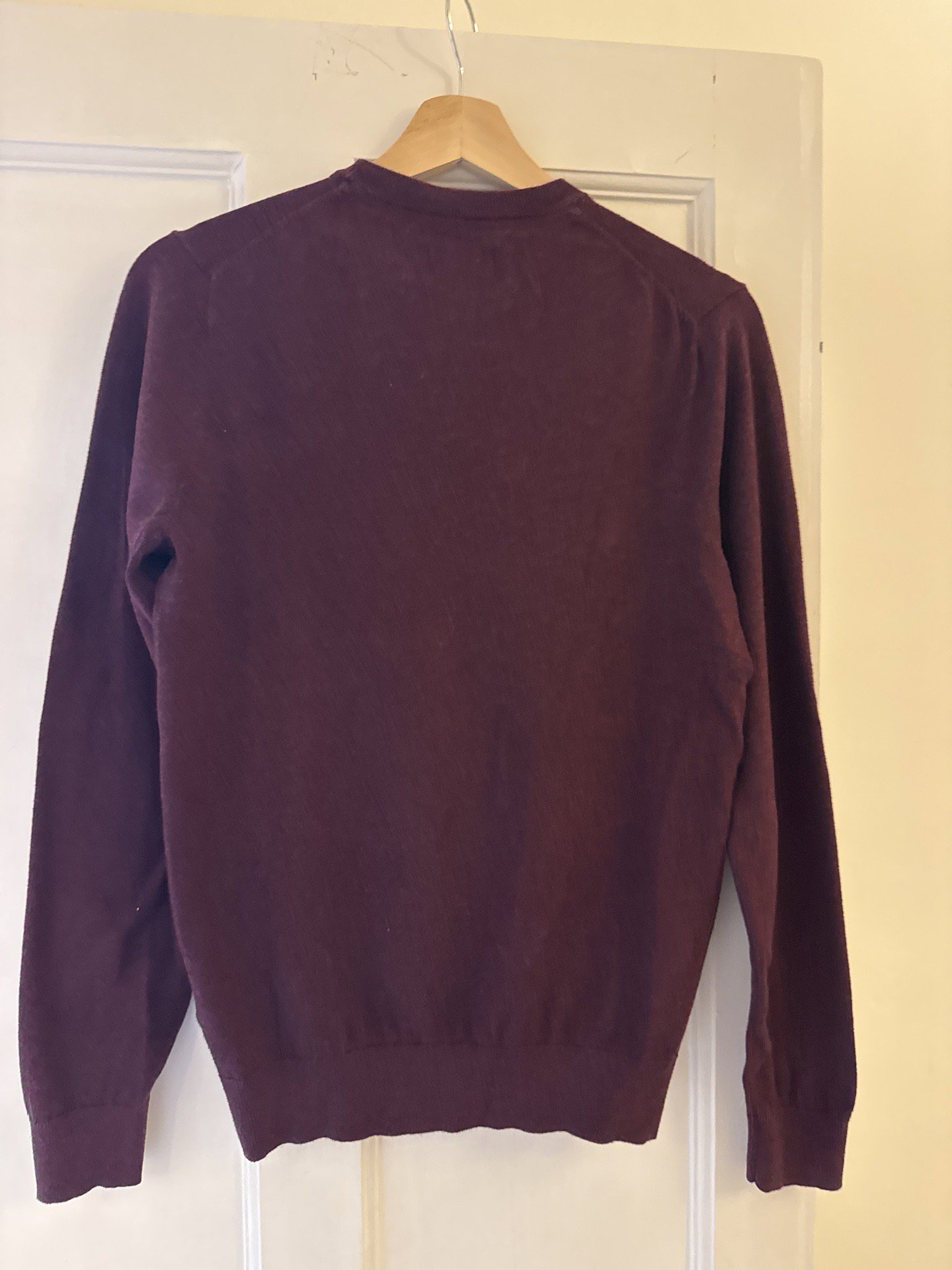 Burton Menswear Burgundy Crew Neck Jumper – XS, Burton Menswear, XS, Excellent condition — preloved on SilentSale®