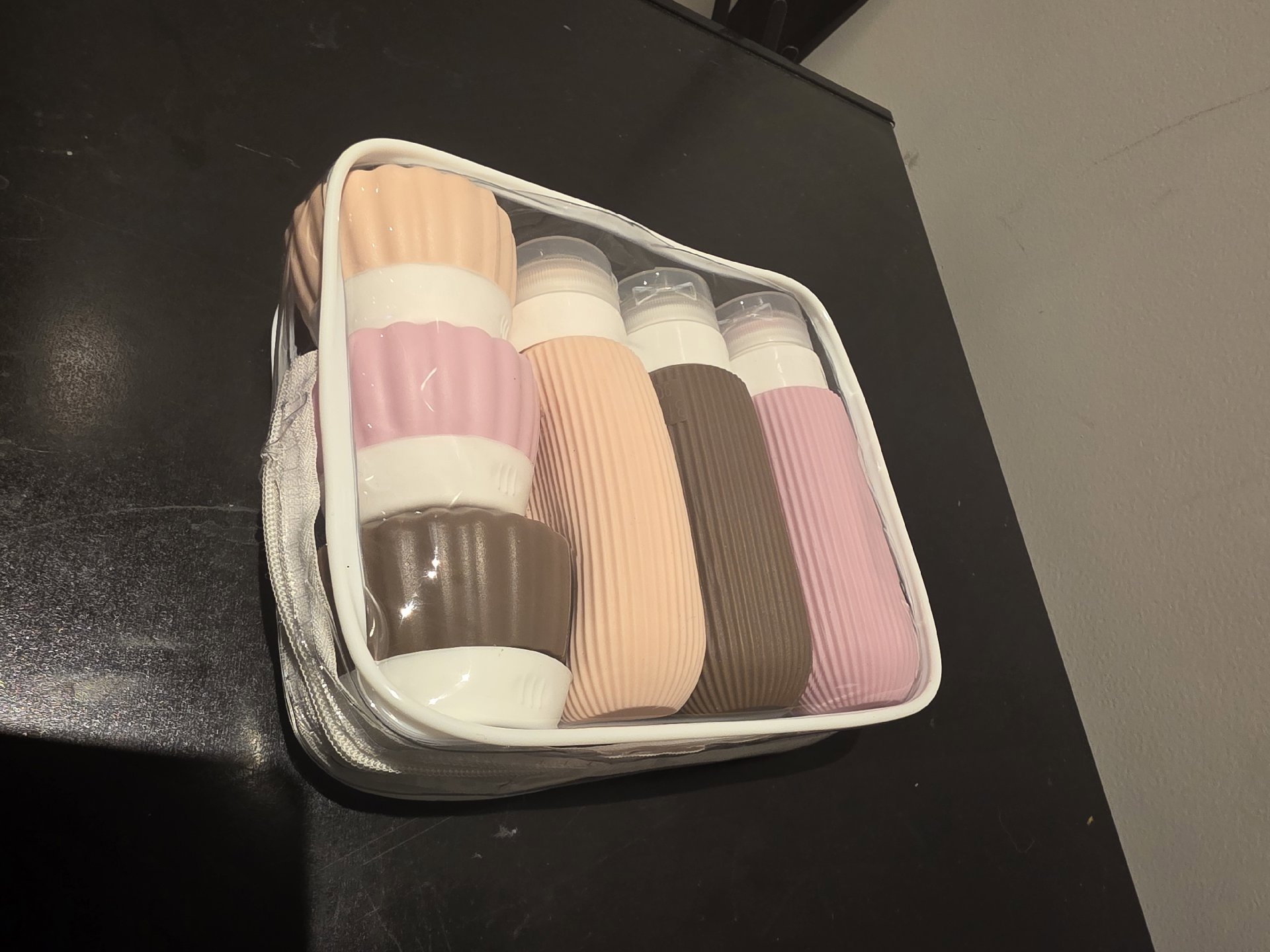6in1 toiletry silicone container for gym, travel, weekend out, Unbranded, Medium, New condition — preloved on SilentSale®