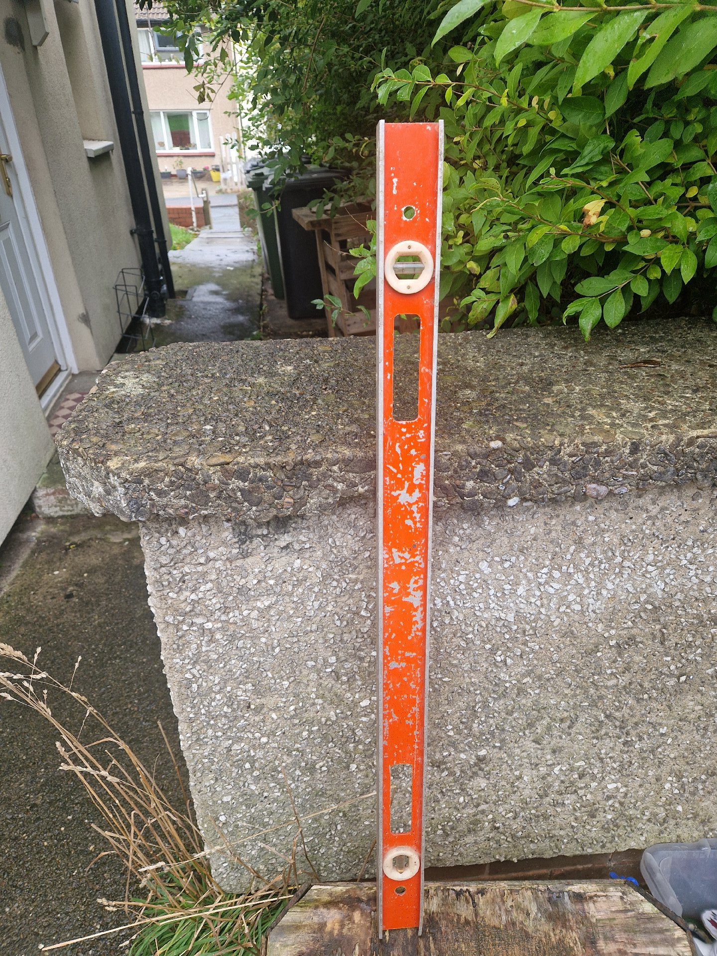 Vintage aluminum spirit level with orange finish, Vintage, Large, Excellent condition — preloved on SilentSale®