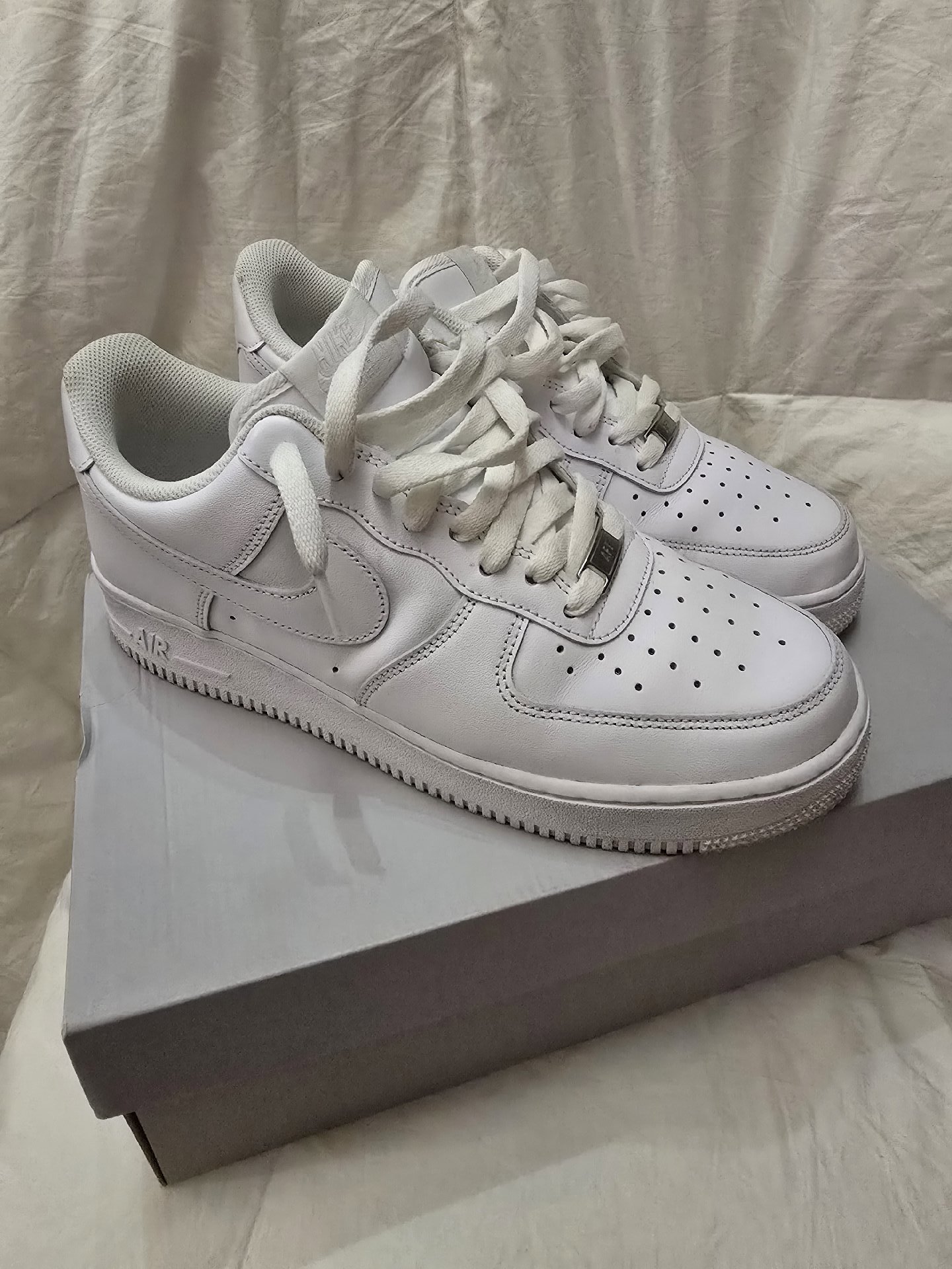 Nike Air Force 1 '07 White Trainers – Size 8, Nike, 8, Like New condition — preloved on SilentSale®