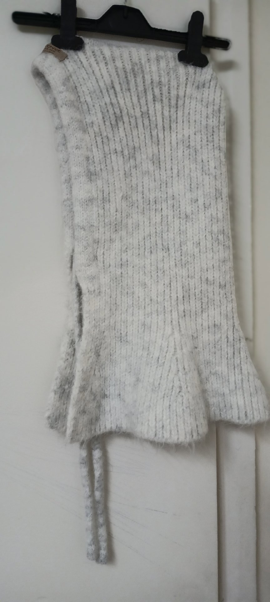 Voice Choo Handmade Knitted Hooded Neck Warmer Scarf, Voice Choo, One Size, Excellent condition — preloved on SilentSale®
