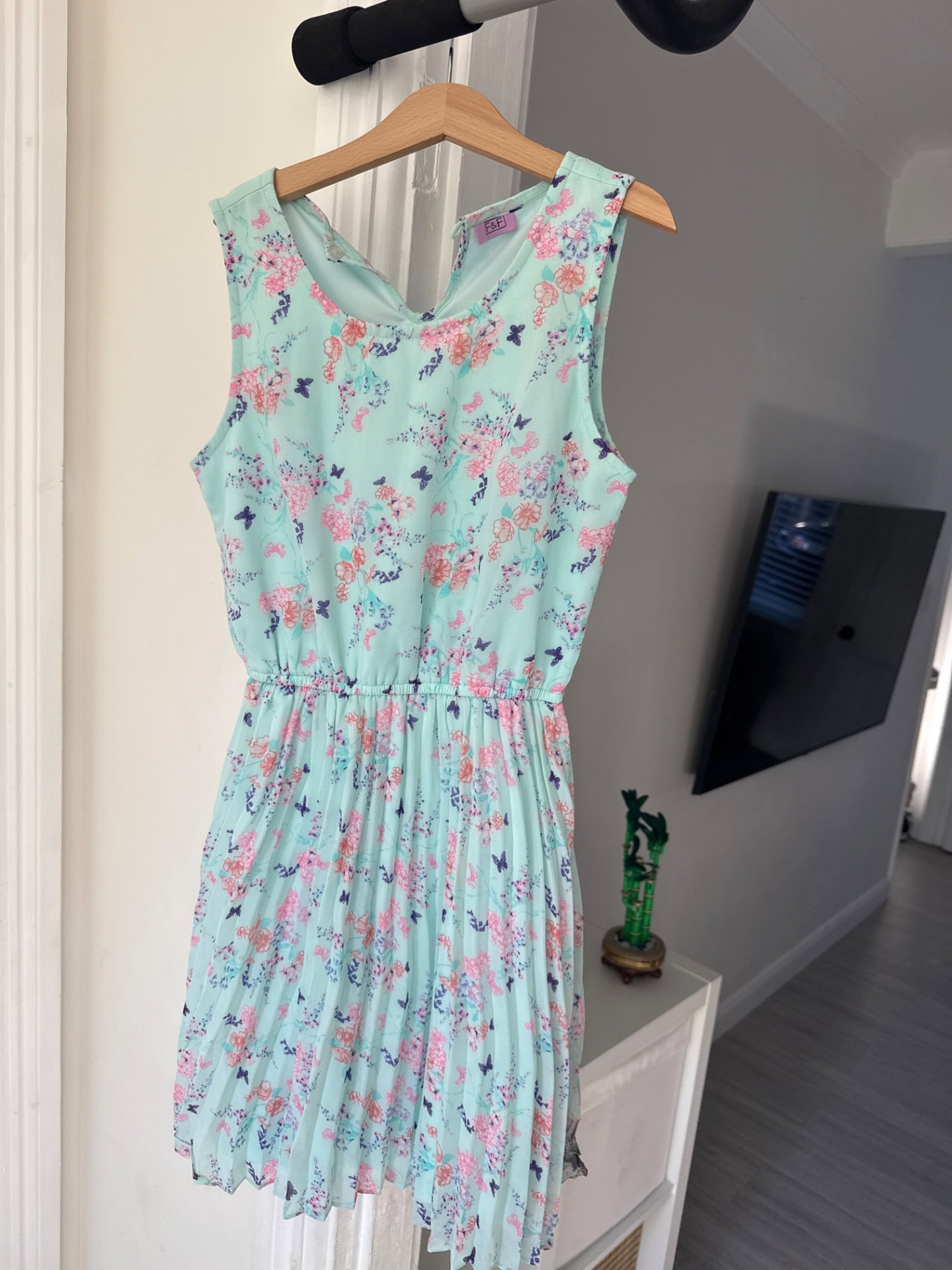 Floral Sleeveless Dress –girls 11- 12, F&F, 12 years, Excellent condition — preloved on SilentSale®