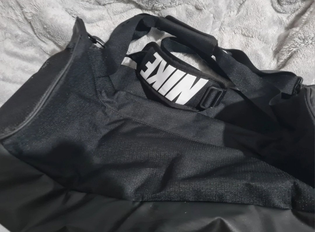 Nike Black Sports Gym, Nike, Large, New condition — preloved on SilentSale®