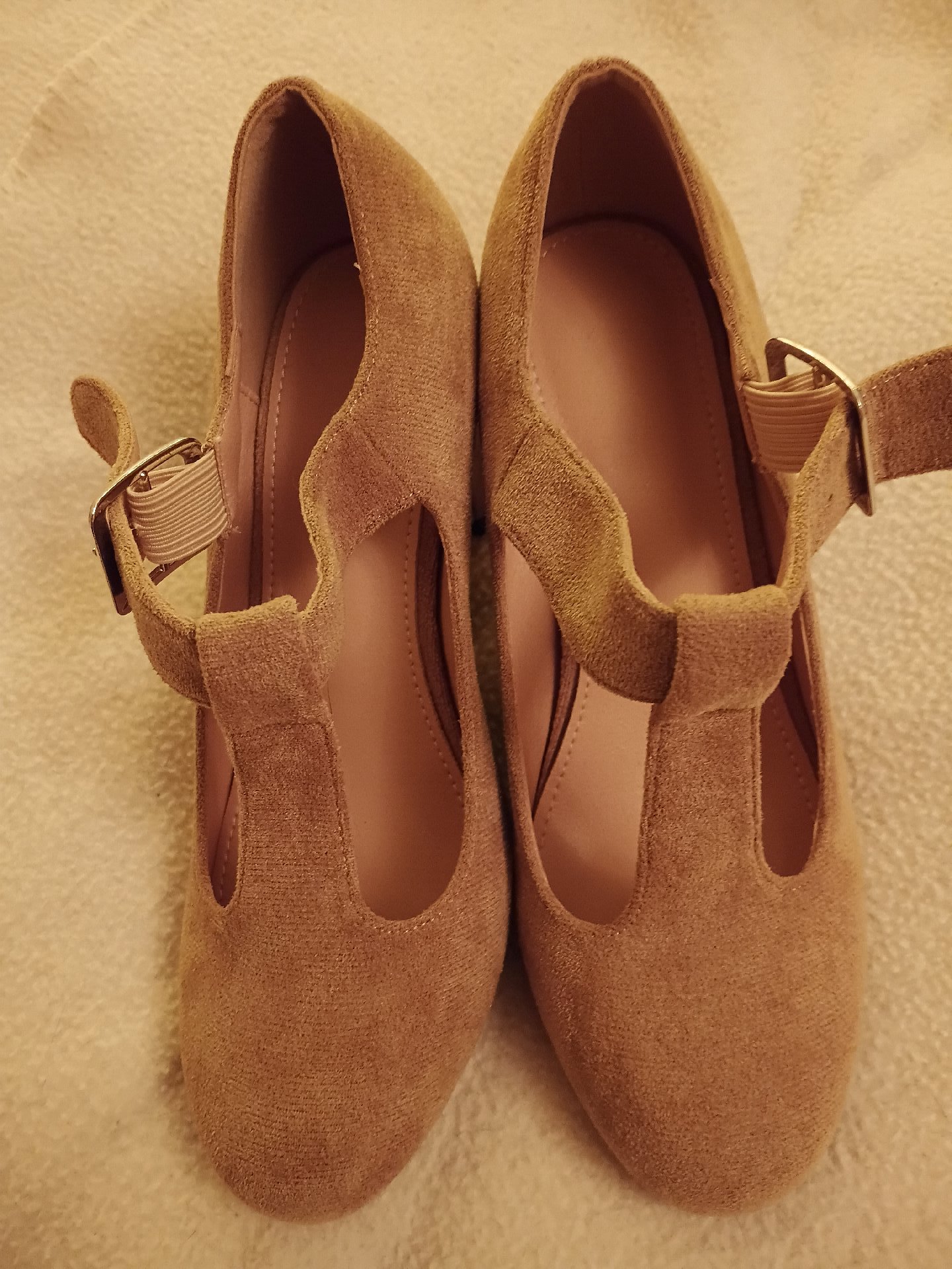 Beige Suede Effect T-Bar Block Heel Shoes – Size 3, Unbranded, 3, Excellent condition — preloved on SilentSale®