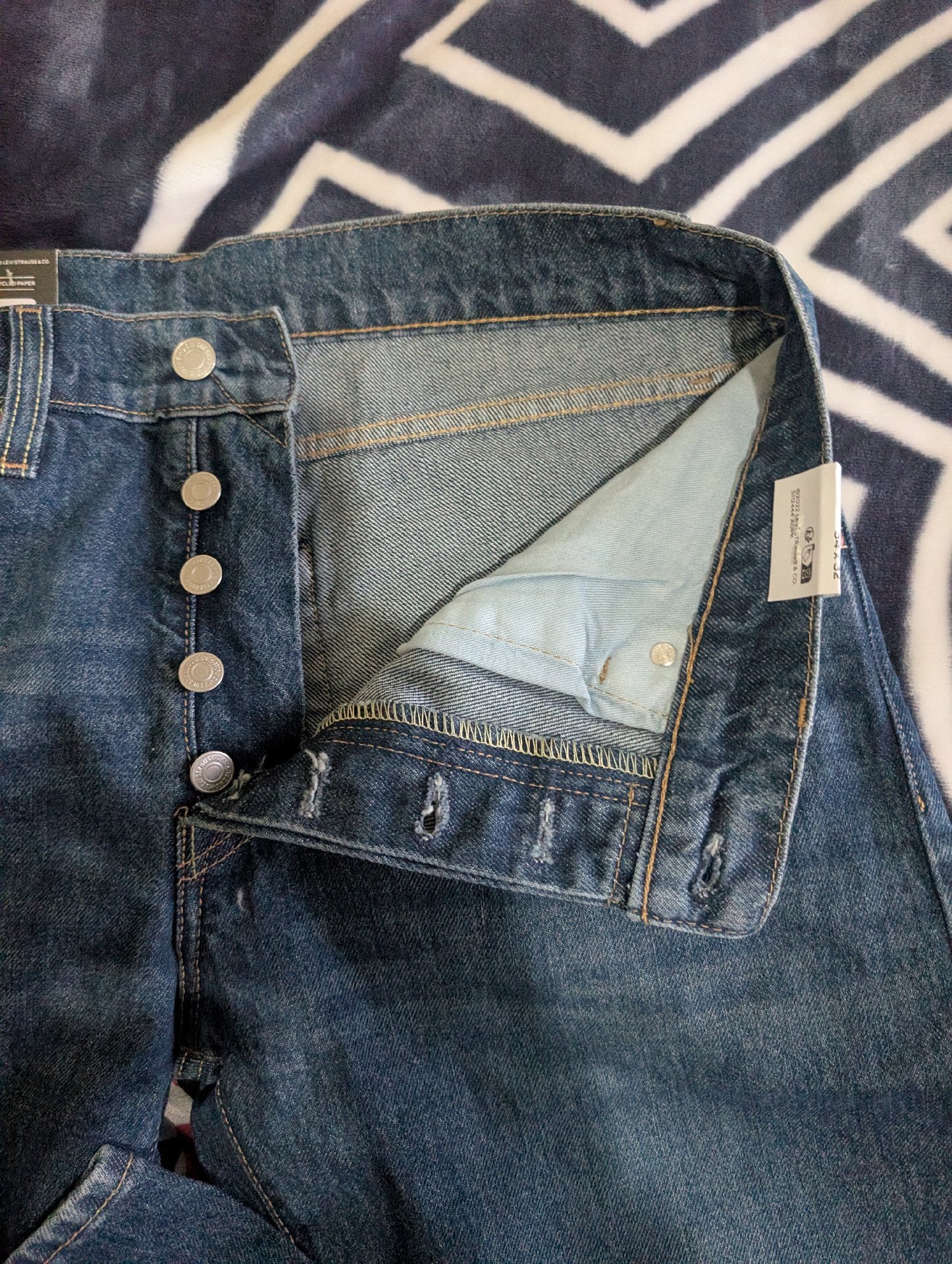 Levi's 501 Original Blue Denim Jeans – W34 L32, Levi's, W34 L32, New condition — preloved on SilentSale®
