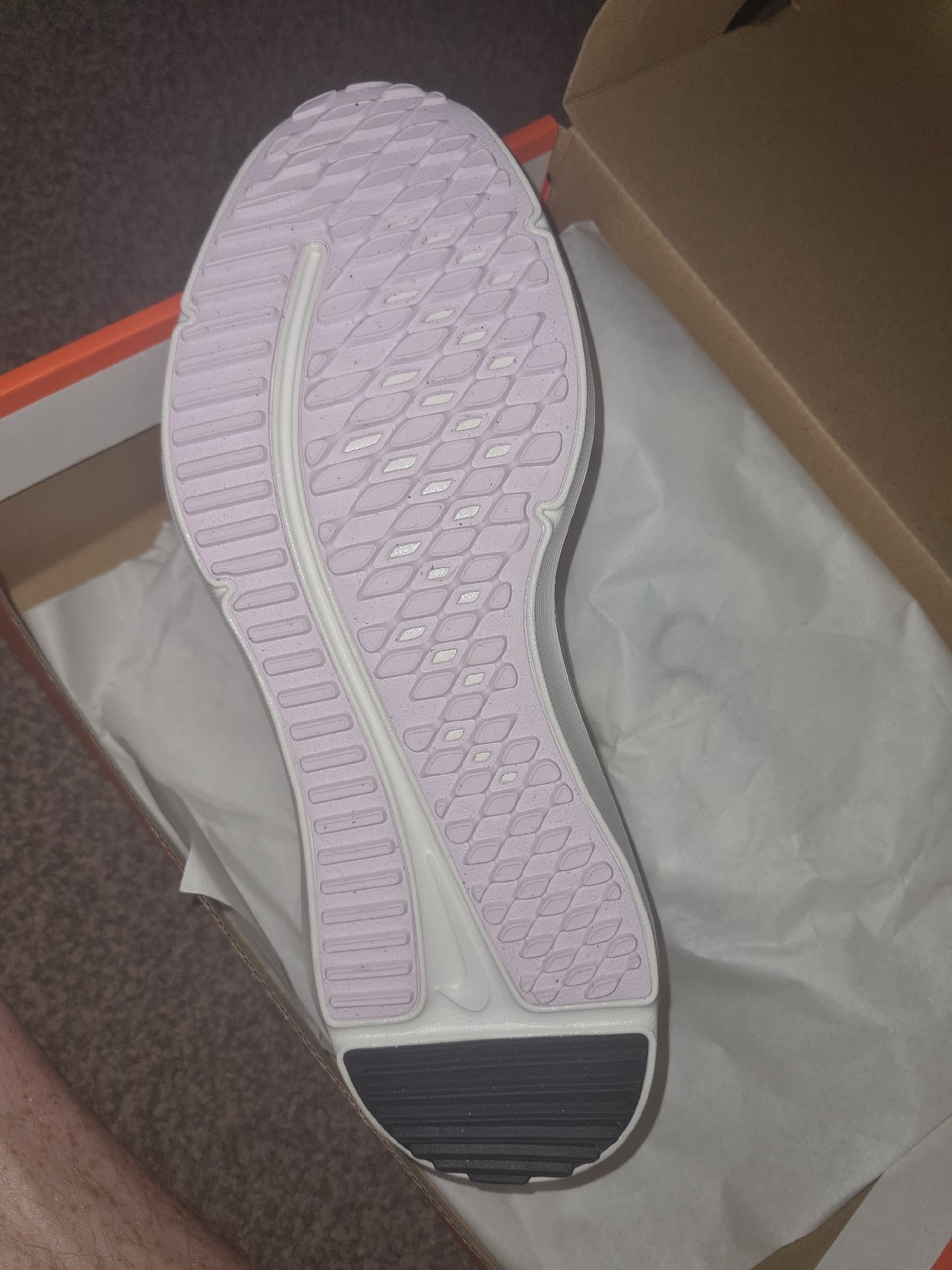 Nike Cosmic Runner SE 2 GS White Black Bleached Lilac Trainers – Size 4.5, Nike, 4.5, New condition — preloved on SilentSale®
