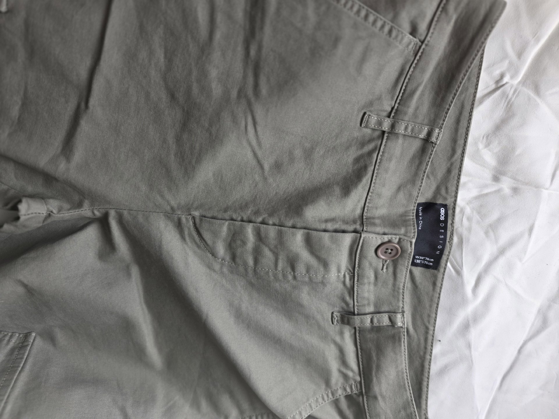 ASOS Design Grey Cargo Trousers W30 L30, ASOS Design, W32 L30, New condition — preloved on SilentSale®