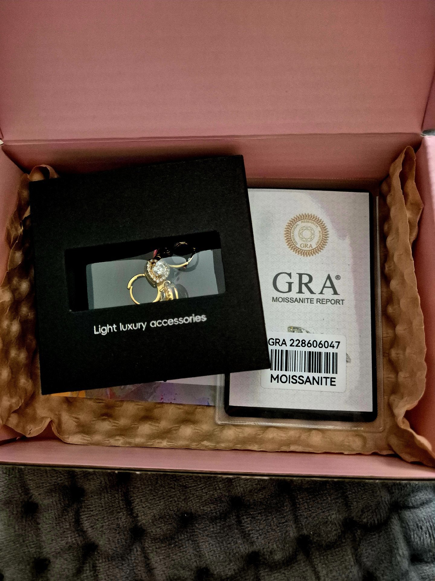 Light Luxury Accessories Gold Tone Moissanite Earrings, GRA, One Size, New condition — preloved on SilentSale®