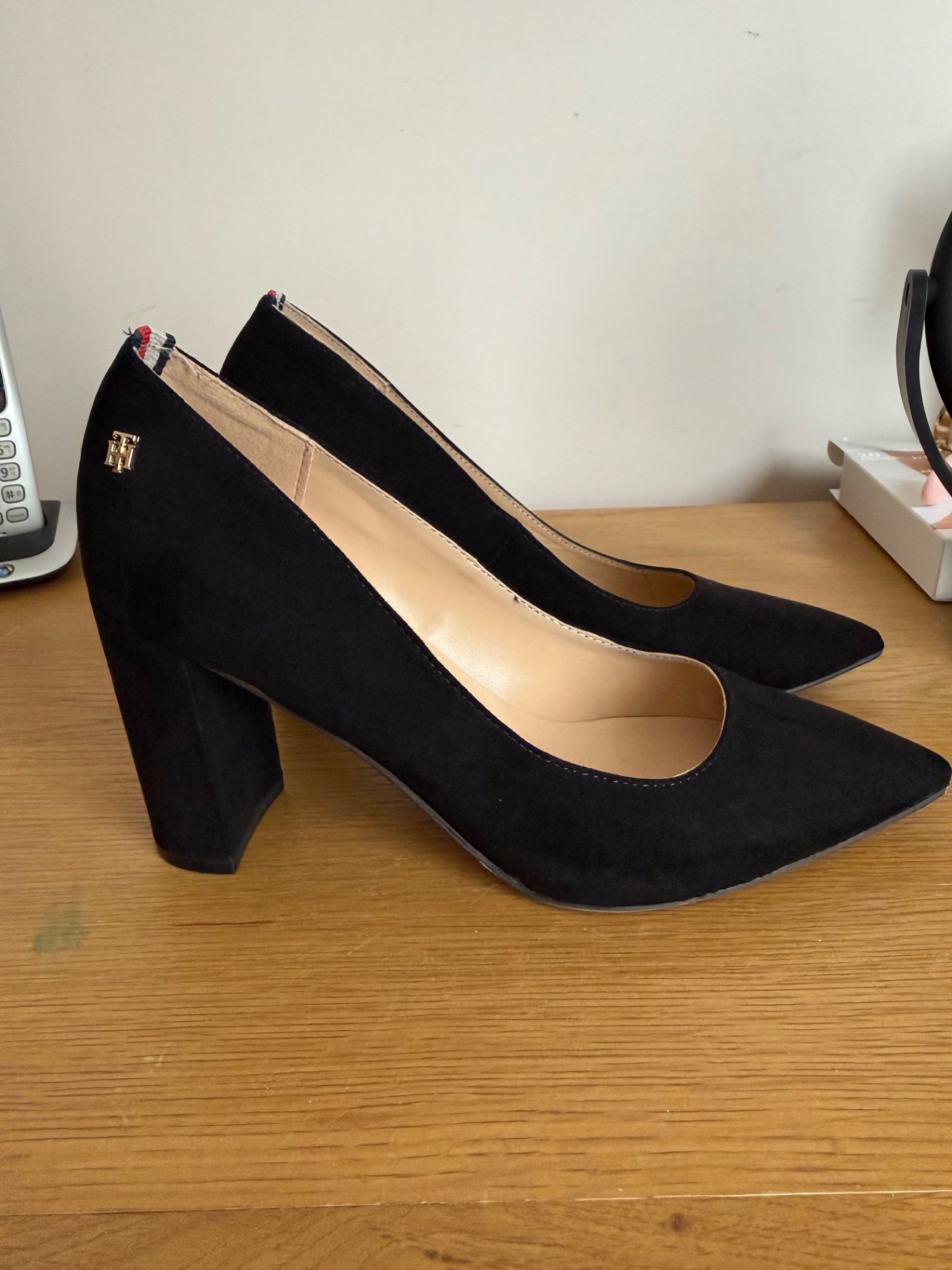 Tommy Hilfiger shoes, Tommy Hilfiger, 5, Excellent condition — preloved on SilentSale®