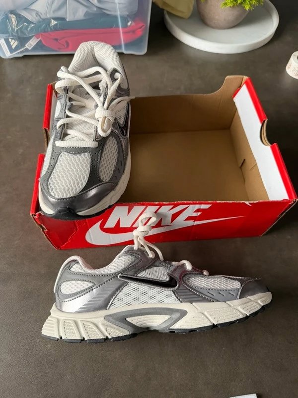 Nike V5 rnr uk 3.5, Nike, 3.5, New condition — preloved on SilentSale®