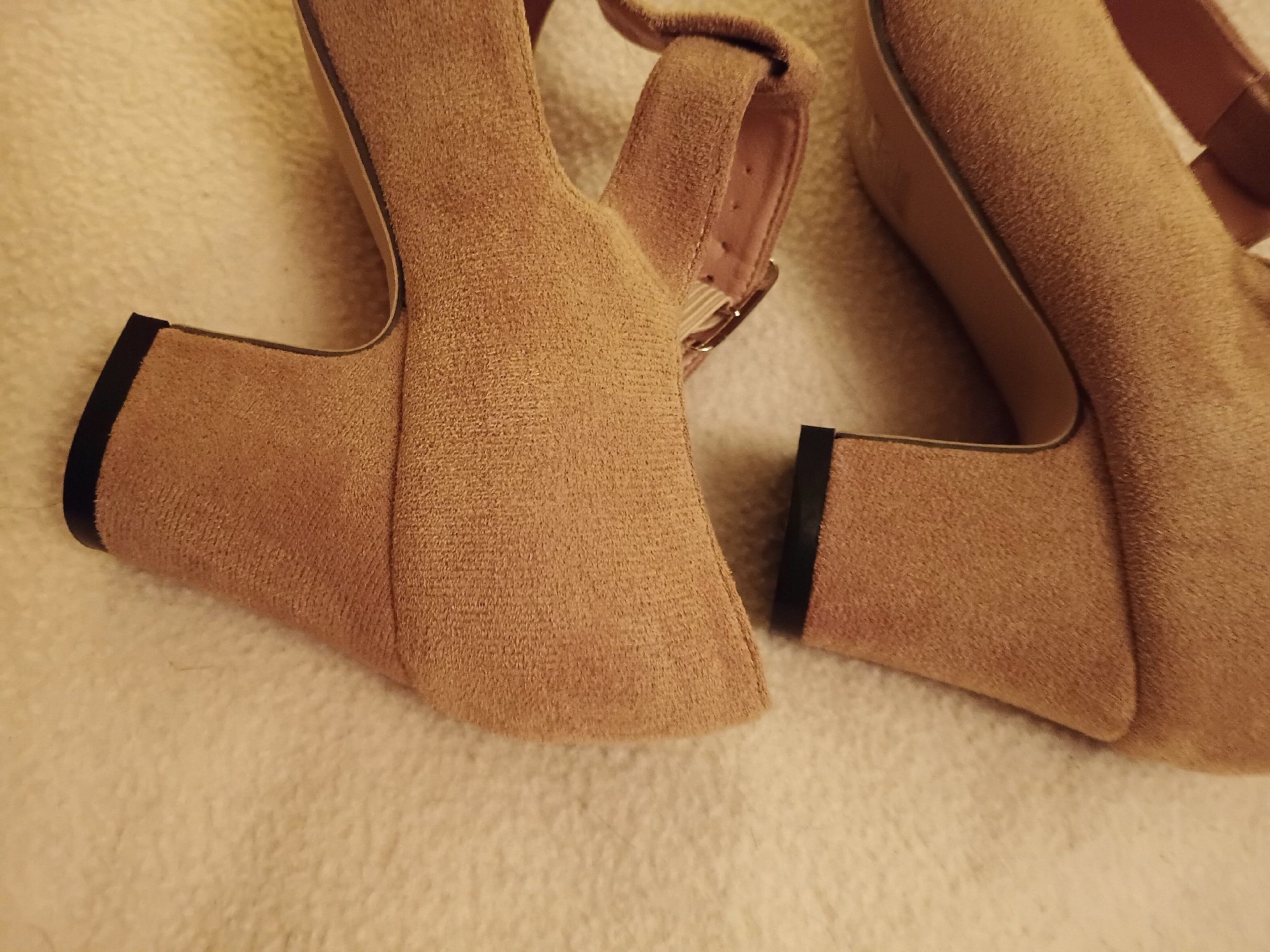 Beige Suede Effect T-Bar Block Heel Shoes – Size 3, Unbranded, 3, Excellent condition — preloved on SilentSale®