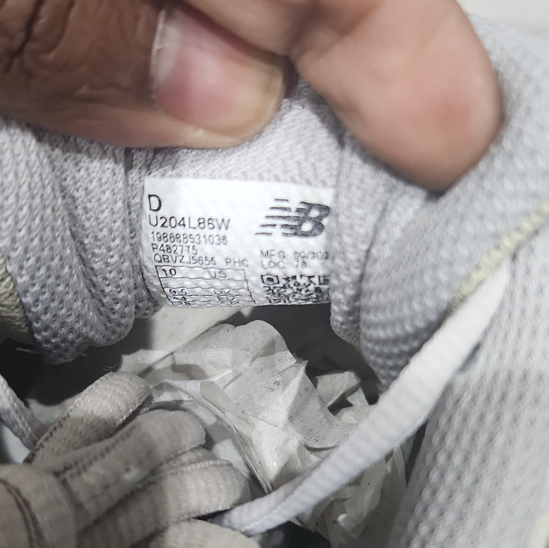 New Balance White Suede Trainers – UK 10, New Balance, 10, New condition — preloved on SilentSale®
