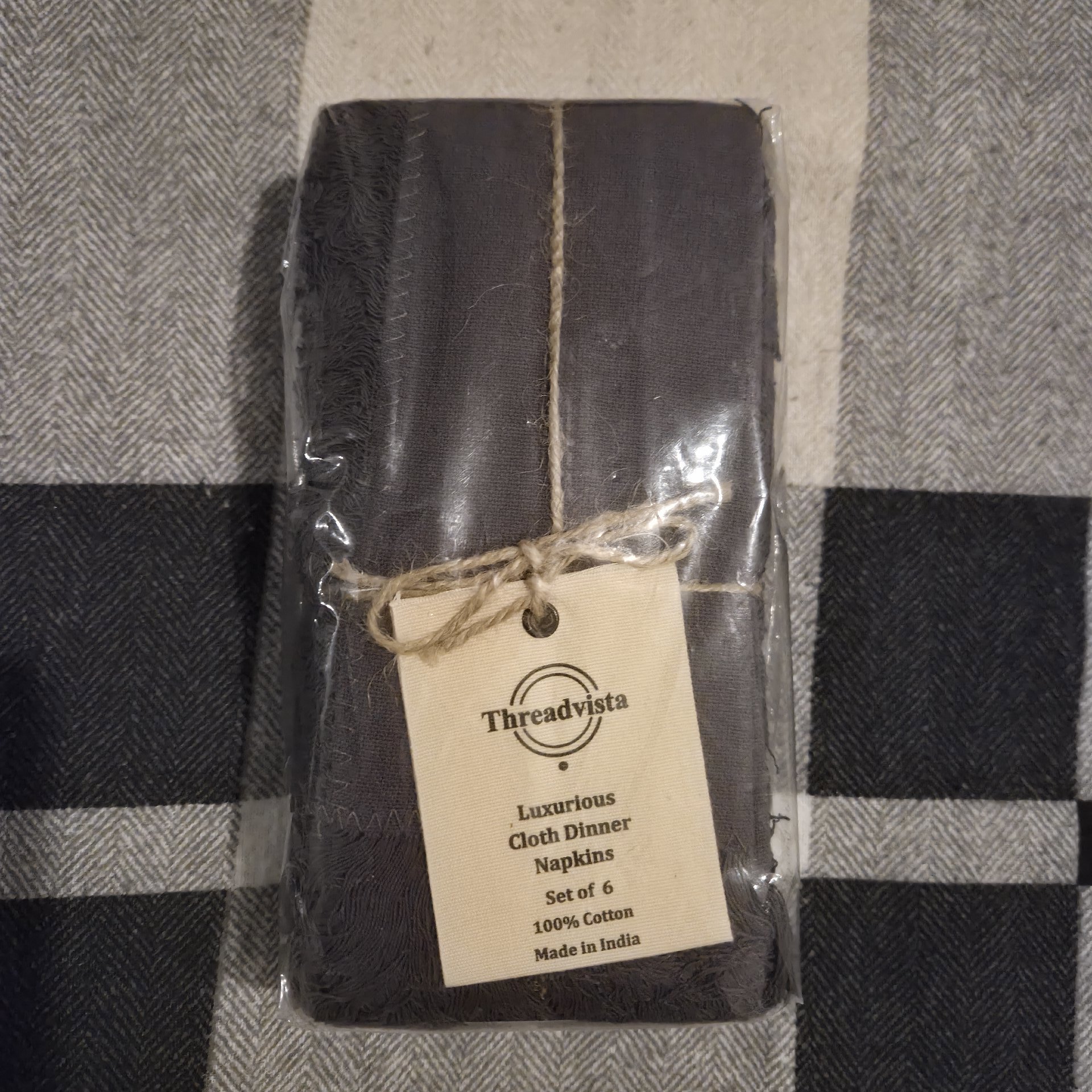 Threadvista Luxurious Cloth Dinner Napkins Set of 6, Threadvista, Medium, New condition — preloved on SilentSale®
