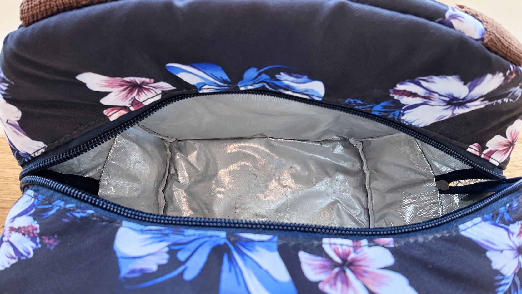 Heopono Navy Floral Insulated Lunch Bag, Heopono, One Size, Excellent condition — preloved on SilentSale®