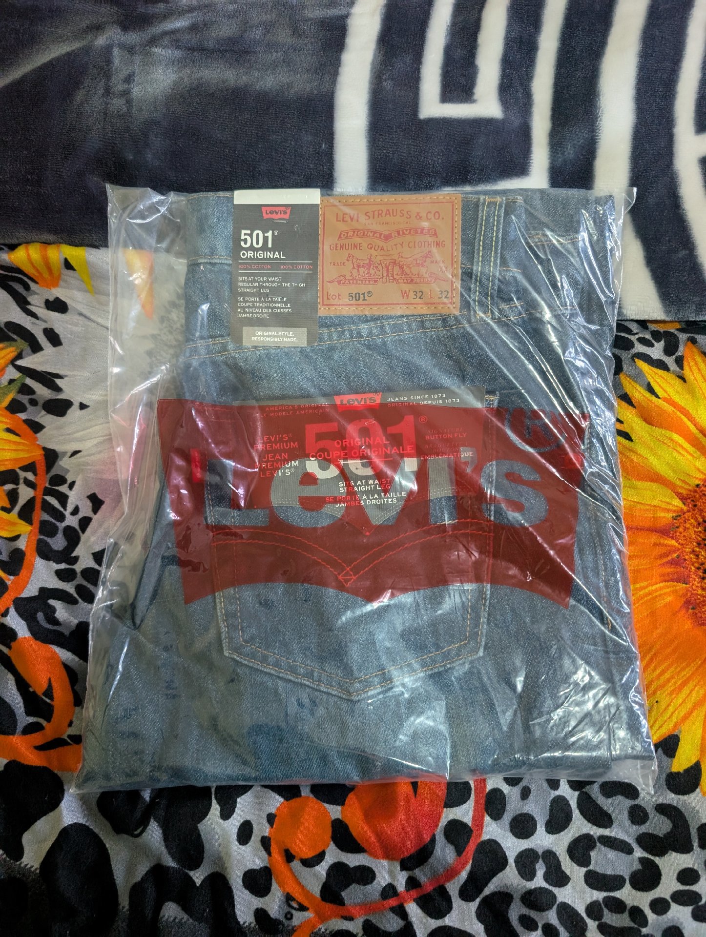 New Levi's 501 men denim jeans 32 x32, Levi's, W34 L32, New condition — preloved on SilentSale®