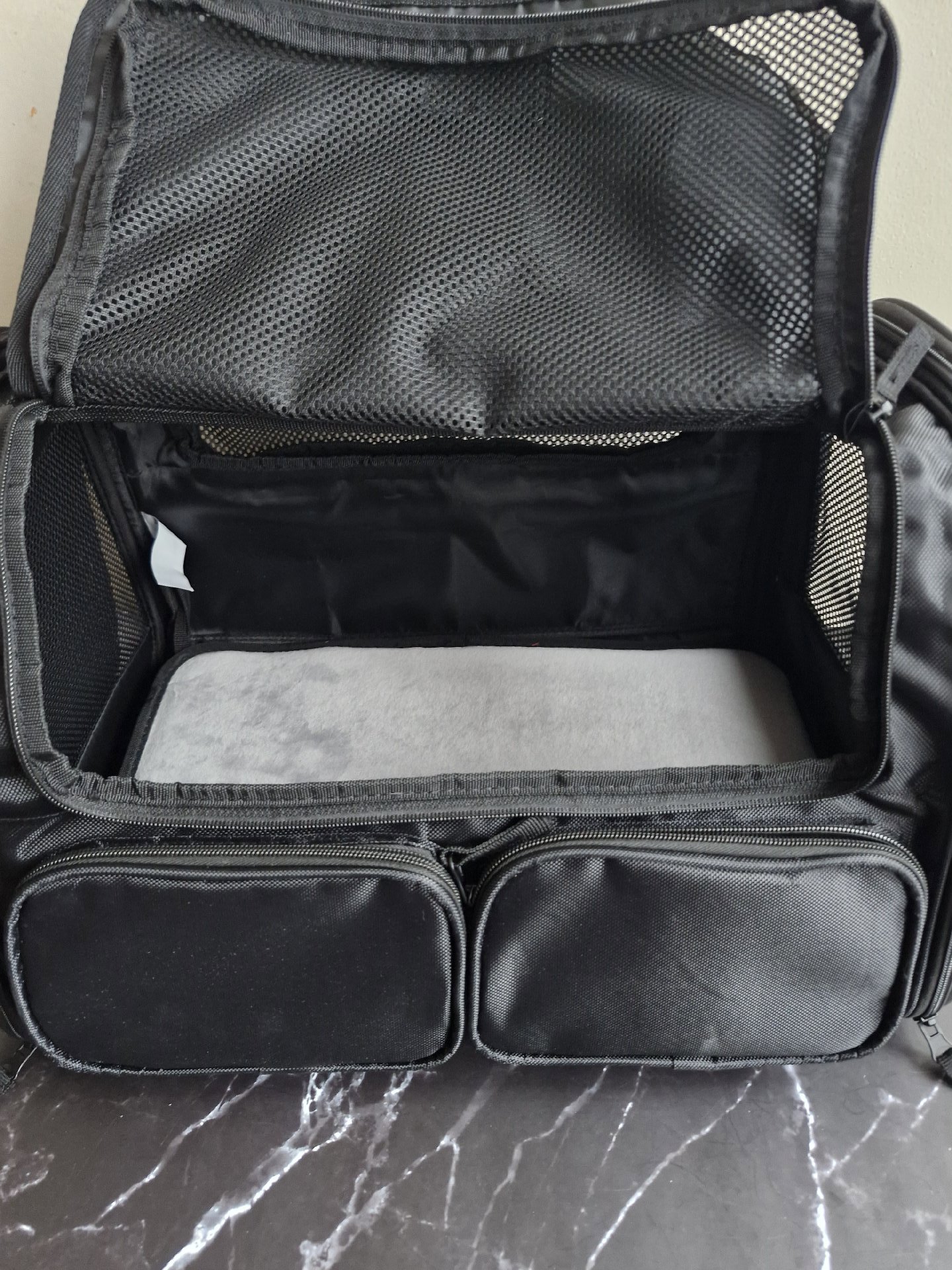 Fukumaru Portable Black Pet Carrier, Fukumaru, One Size, Excellent condition — preloved on SilentSale®