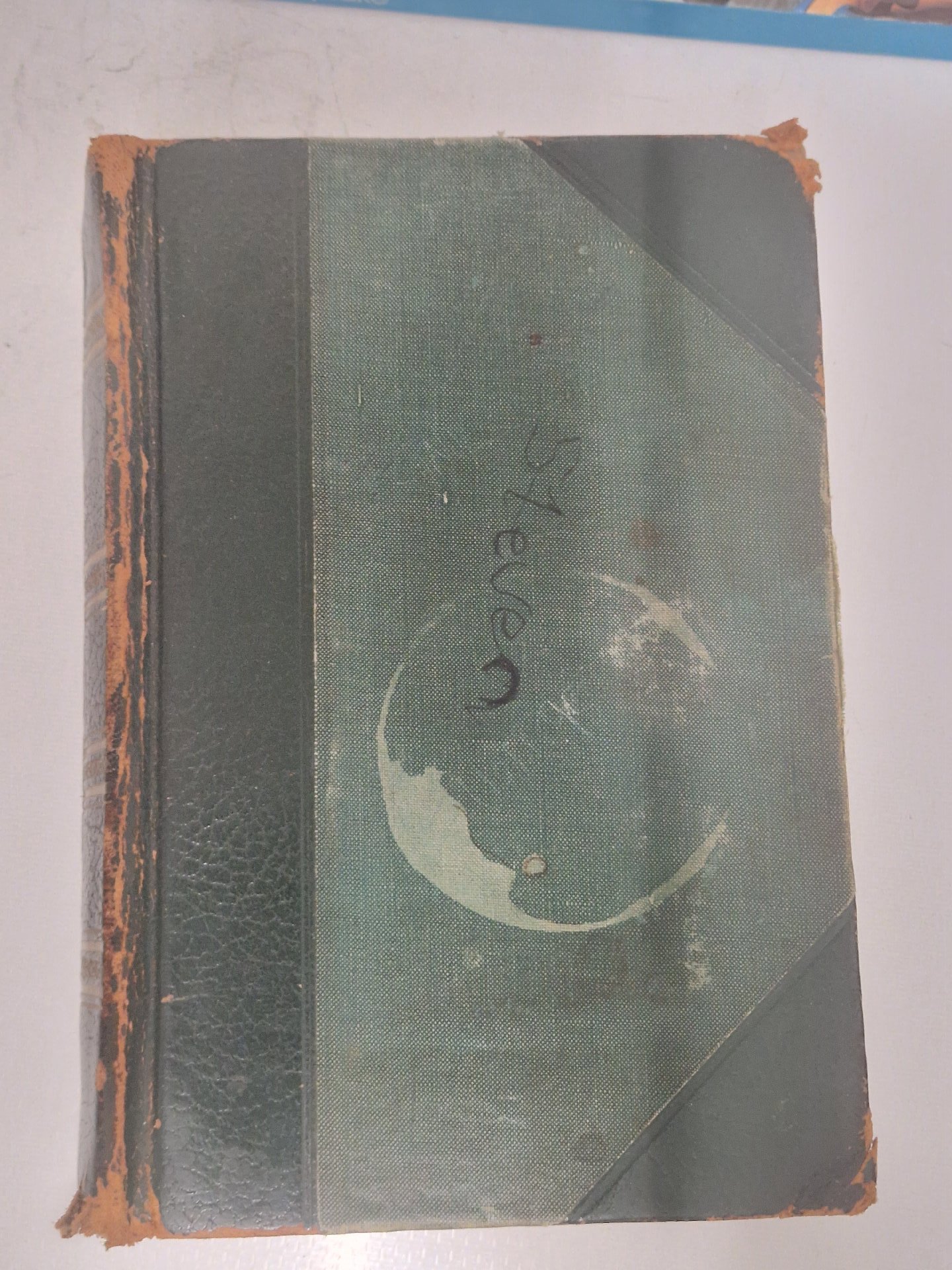 Hardcover book titled 'Cassell's New English Dictionary' edited by Ernest A. Baker, Baker, One Size, Good condition — preloved on SilentSale®