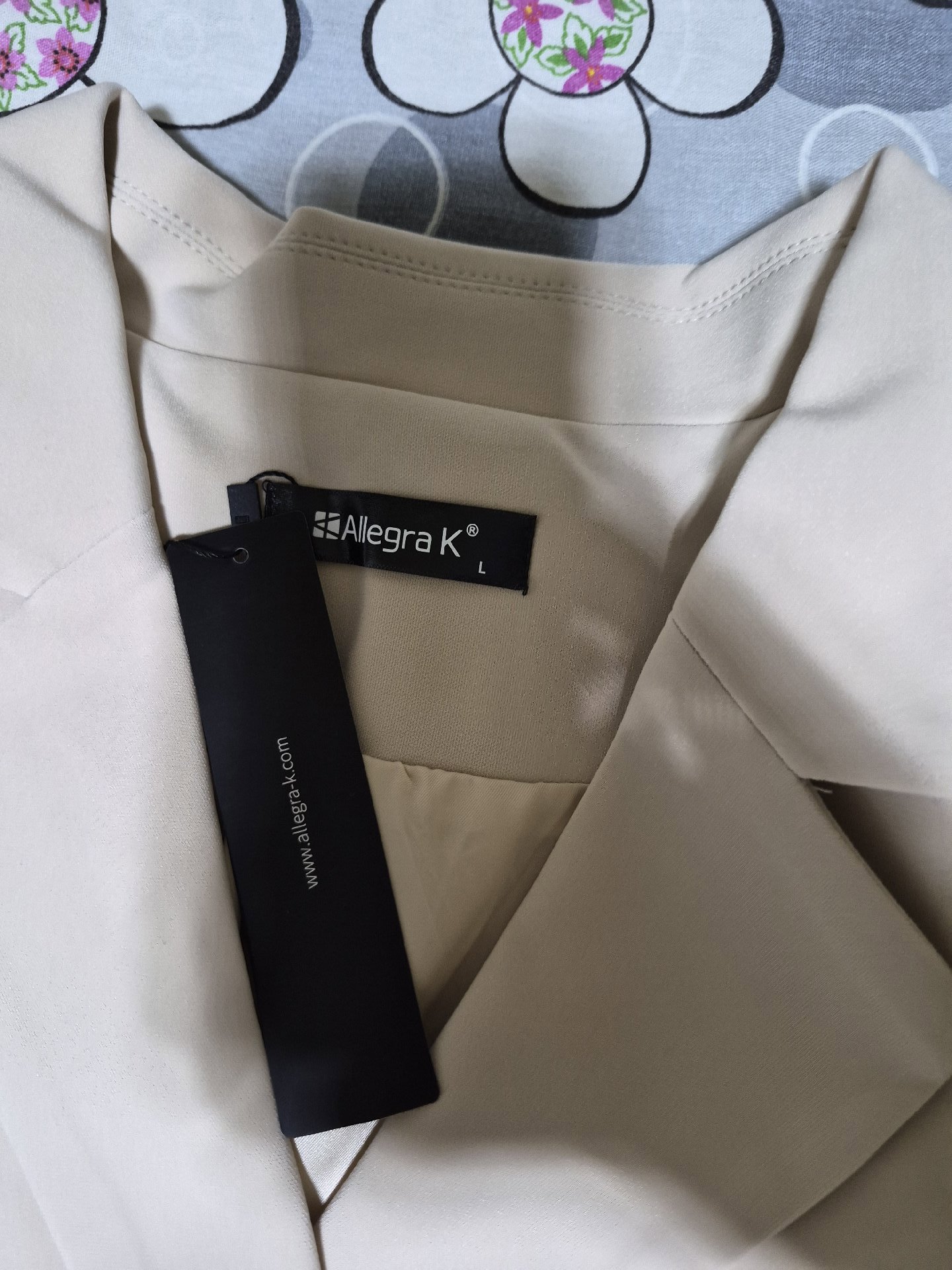 Beige Two-Piece Blazer and Skirt Set, Allegra K, L, New condition — preloved on SilentSale®