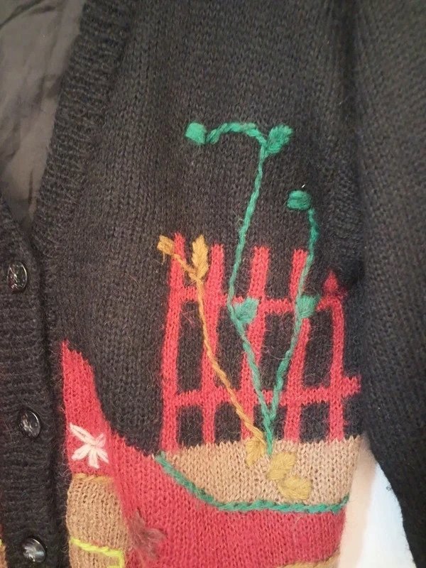 Vintage Teshuhuang Knitted Embroidered Cardigan - Boho Wearable Art, TESHUHUANG, XXL / UK 24-26, Excellent condition — preloved on SilentSale®