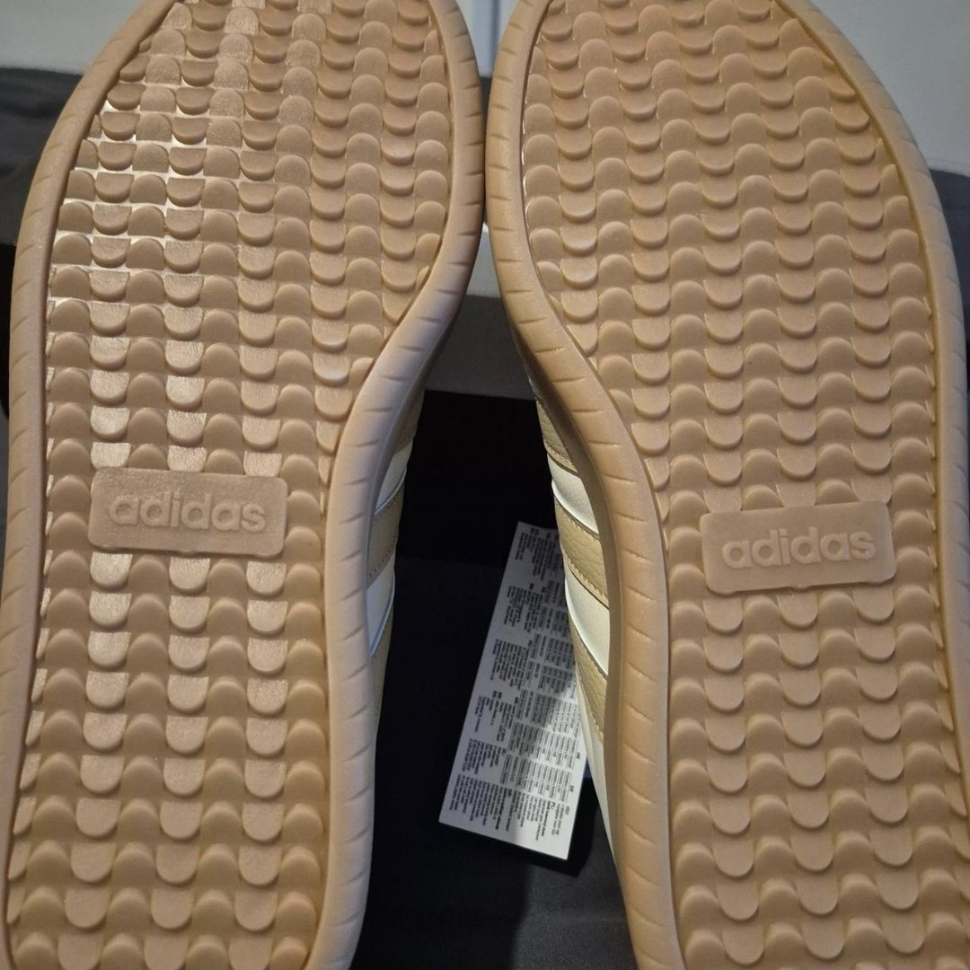Adidas White Trainers with Gum Sole – UK 8, Adidas, 8, New condition — preloved on SilentSale®