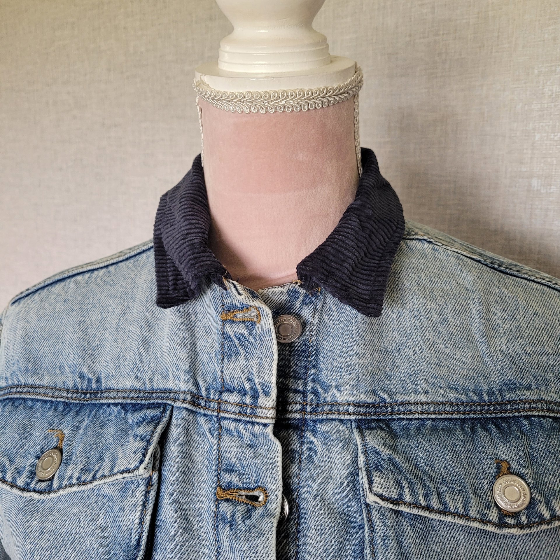 Primark Denim Co. Light Blue Cropped Denim Jacket 10-11 Yrs, Primark Denim Co., 10-11 years, Excellent condition — preloved on SilentSale®