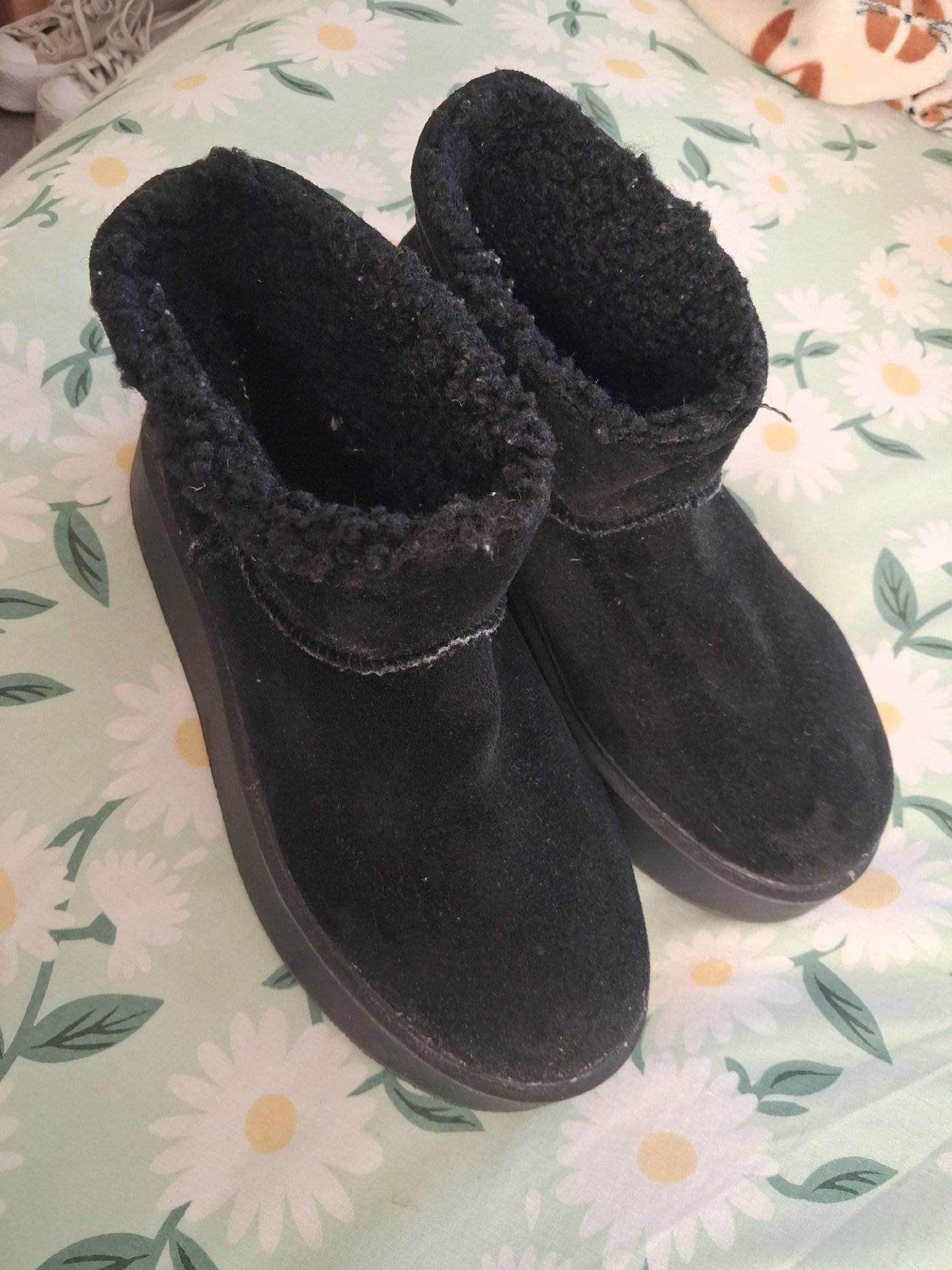 Black Faux Fur Lined Ankle Boots – UK 5, Other, 5, Excellent condition — preloved on SilentSale®