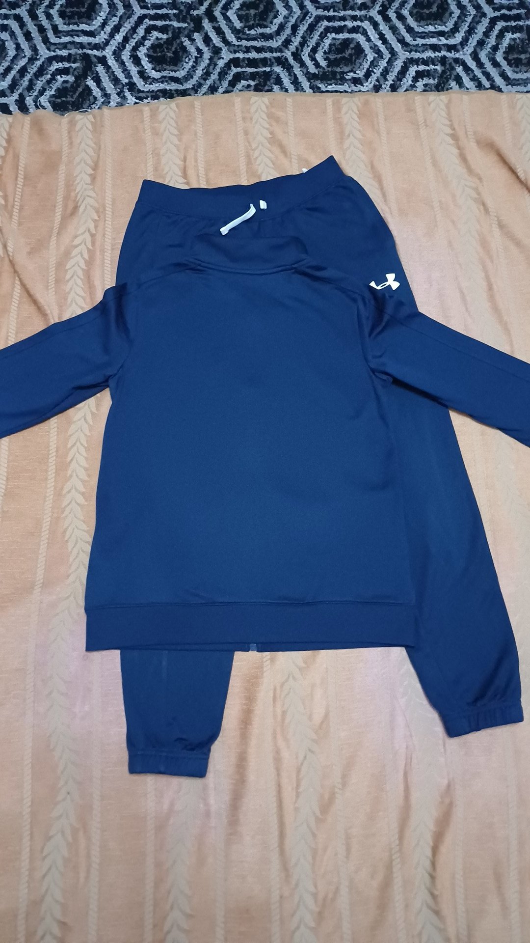 Under Armour Navy Blue Loose Fit Tracksuit Set – Youth Large, Under Armour, 12-13 years, Excellent condition — preloved on SilentSale®