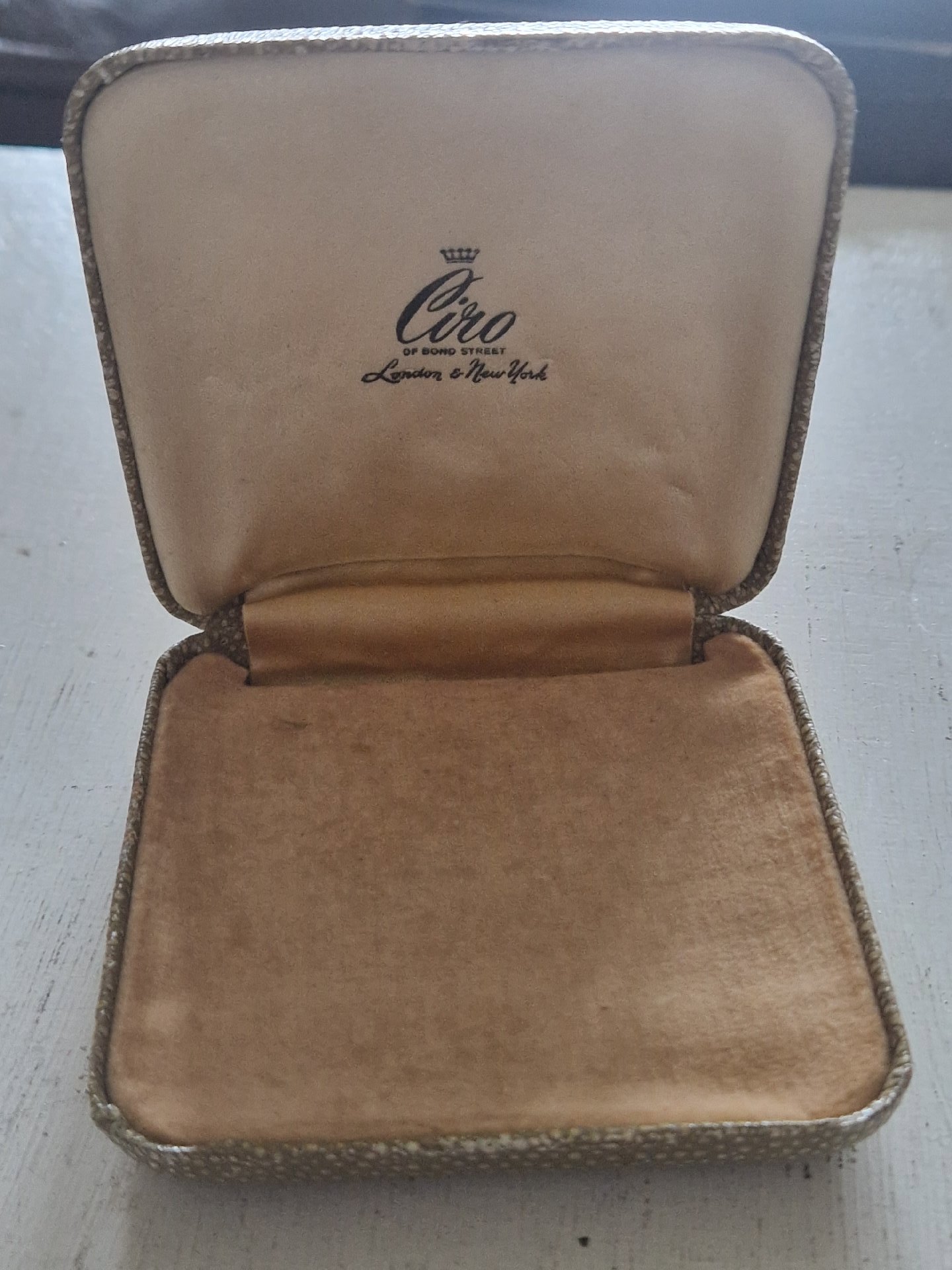 Vintage jewelry presentation box by Ciro of Bond Street, London & New York, ciro, One Size, Excellent condition — preloved on SilentSale®