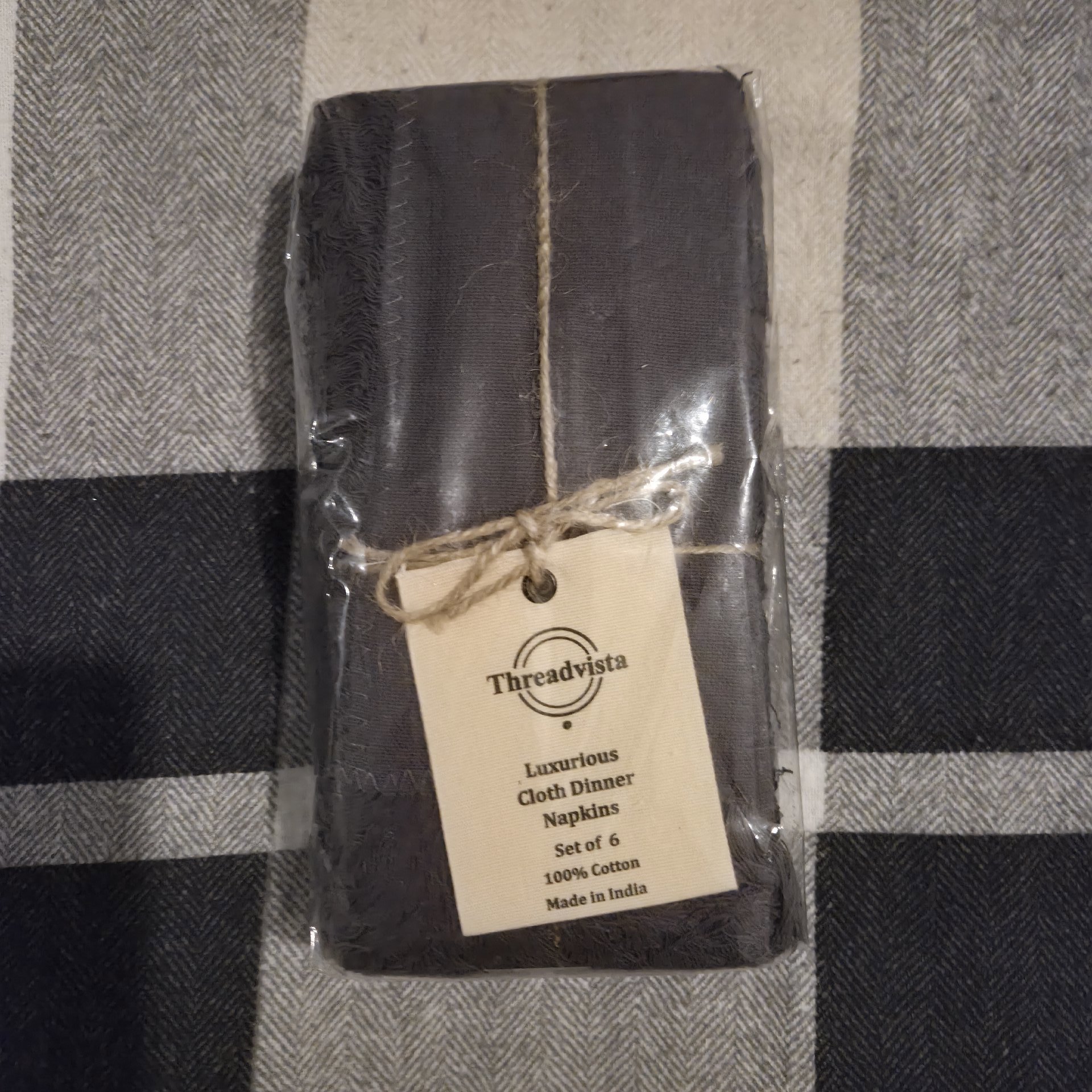 Threadvista Luxurious Cloth Dinner Napkins Set of 6, Threadvista, Medium, New condition — preloved on SilentSale®