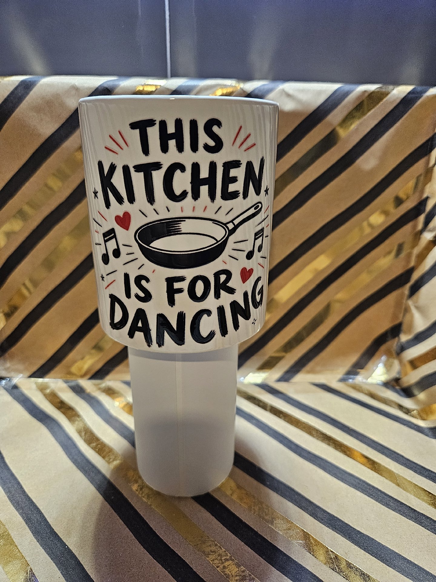 Ceramic Mug with "This Kitchen Is For Dancing" Print, Unbranded, One Size, New condition — preloved on SilentSale®