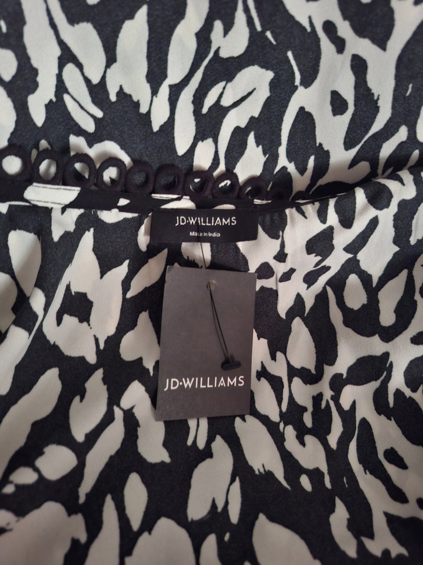 JD Williams Black and White Patterned Midi Dress, JD Williams, 12, Excellent condition — preloved on SilentSale®