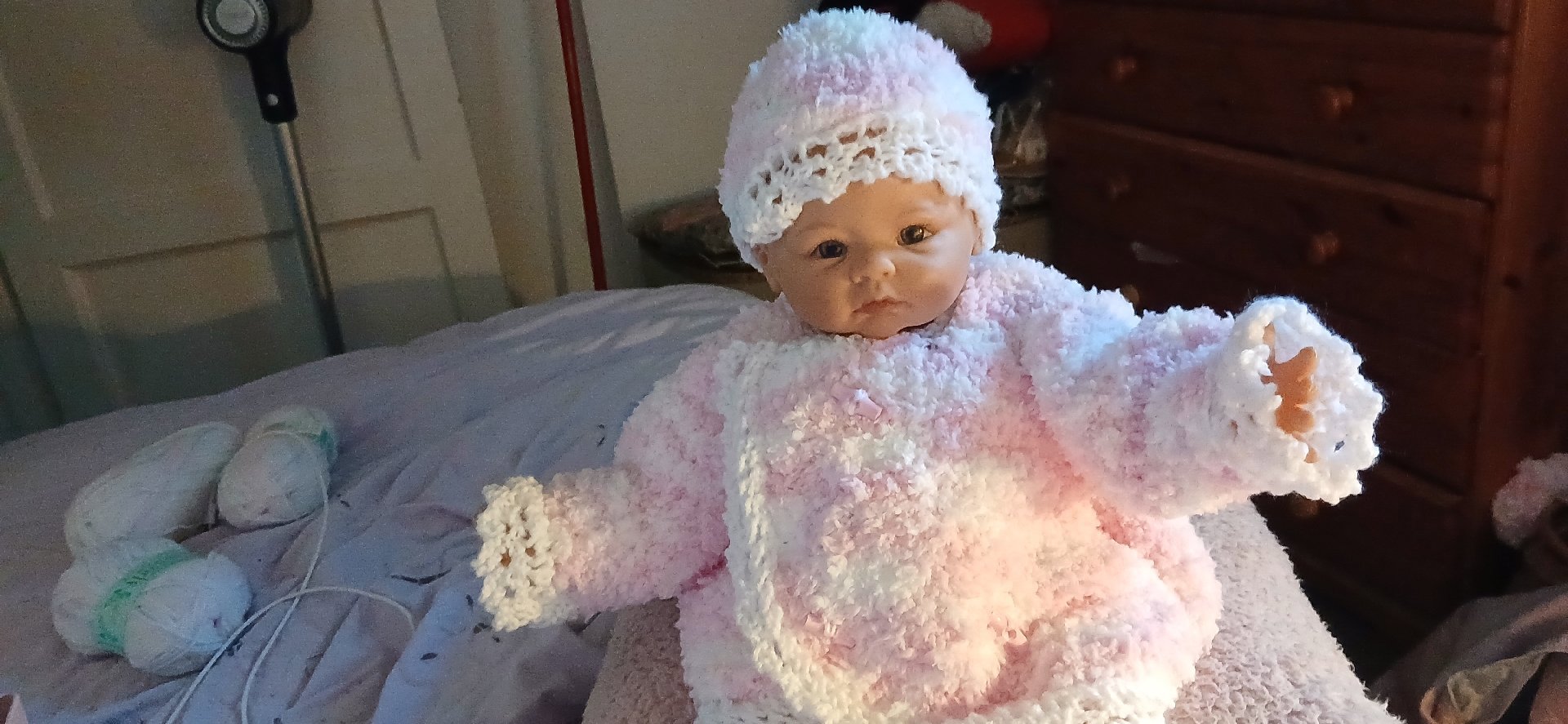 Fluffy cardiganwith hat, Handmade, 3-6M, Excellent condition — preloved on SilentSale®