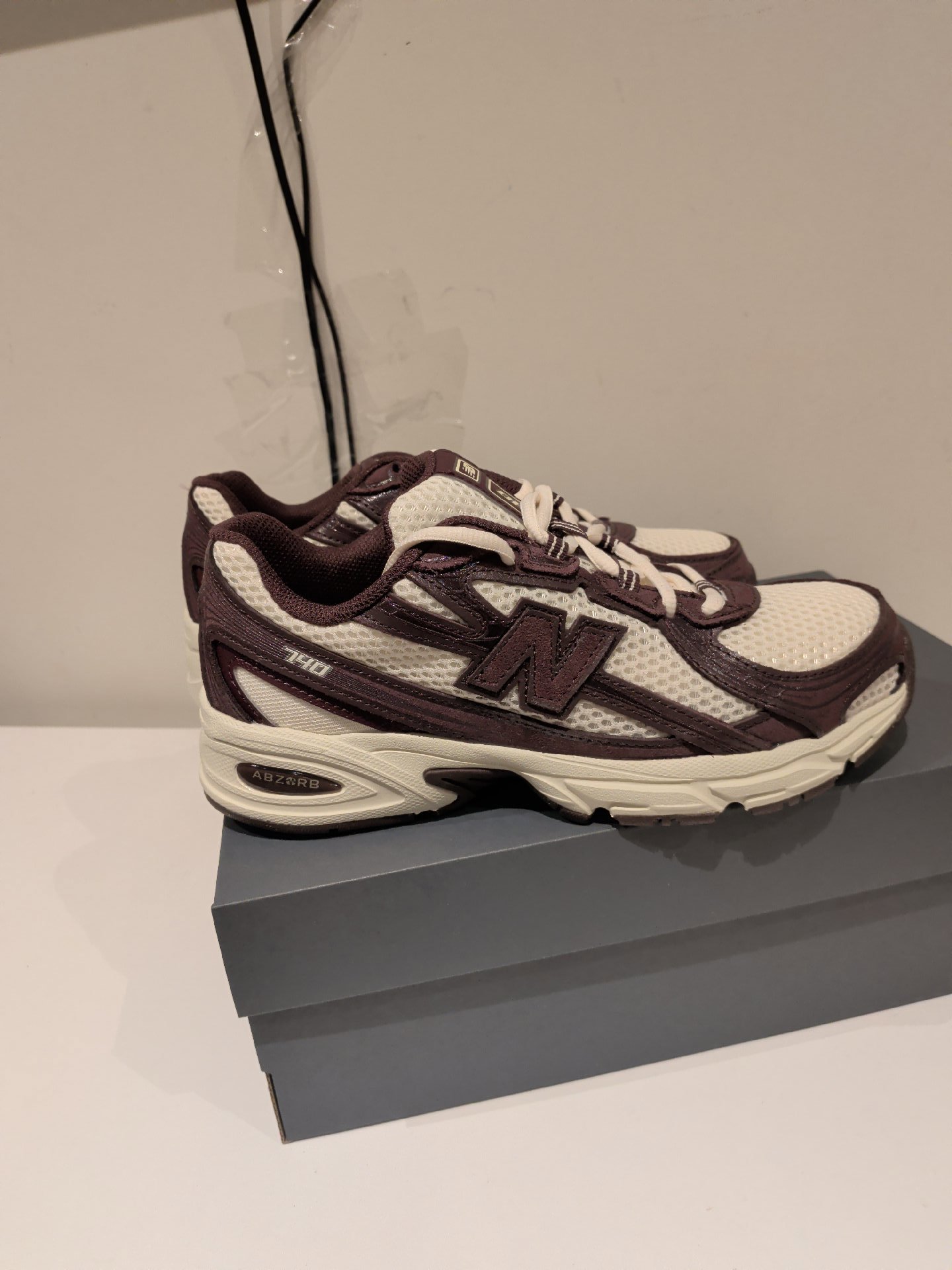 New Balance 7409WP Brown and Cream Trainers – UK 5, New Balance, 5, New condition — preloved on SilentSale®