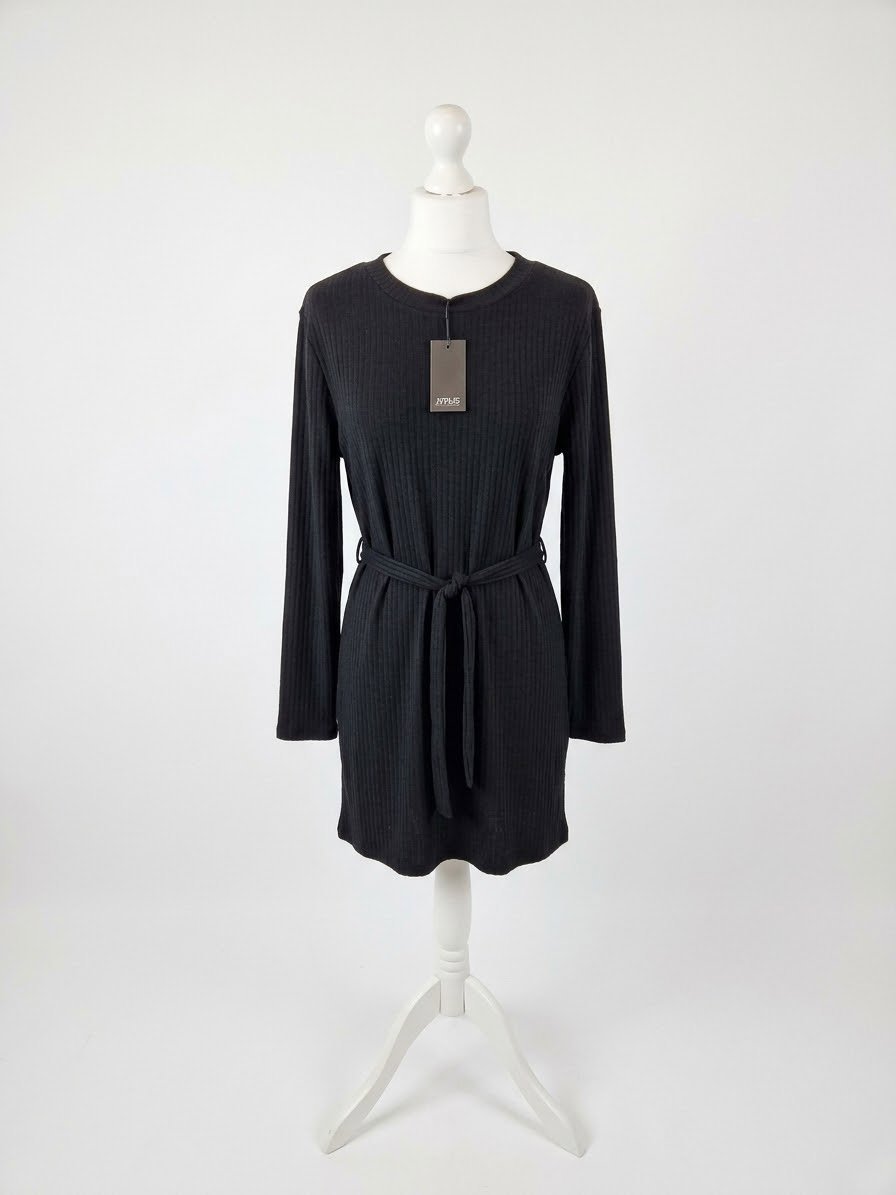 English dress starch material, Mango, XL, New condition — preloved on SilentSale®