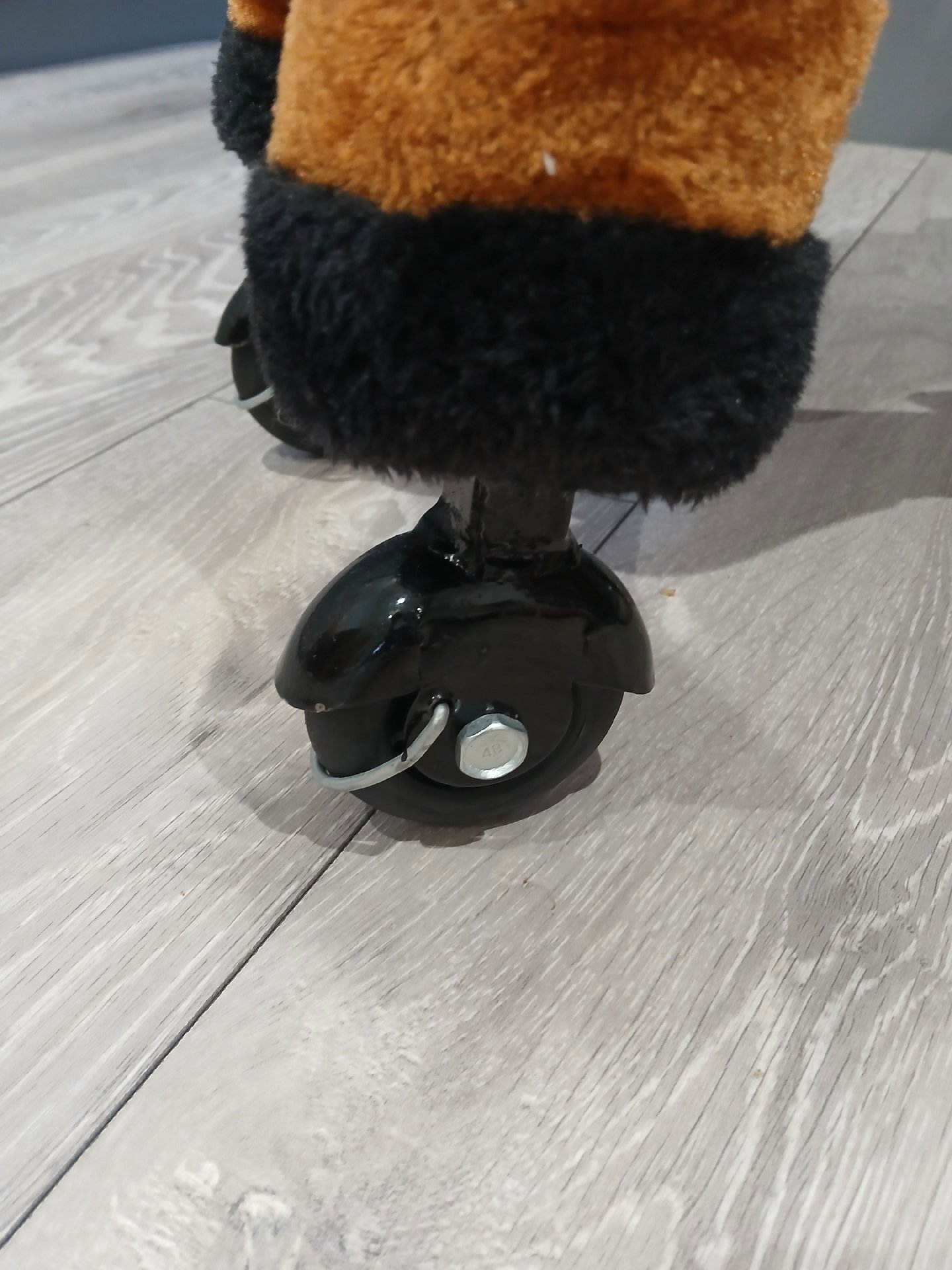 Brown Plush Ride-On Horse Toy with Wheels, Homcom, One Size, Excellent condition — preloved on SilentSale®
