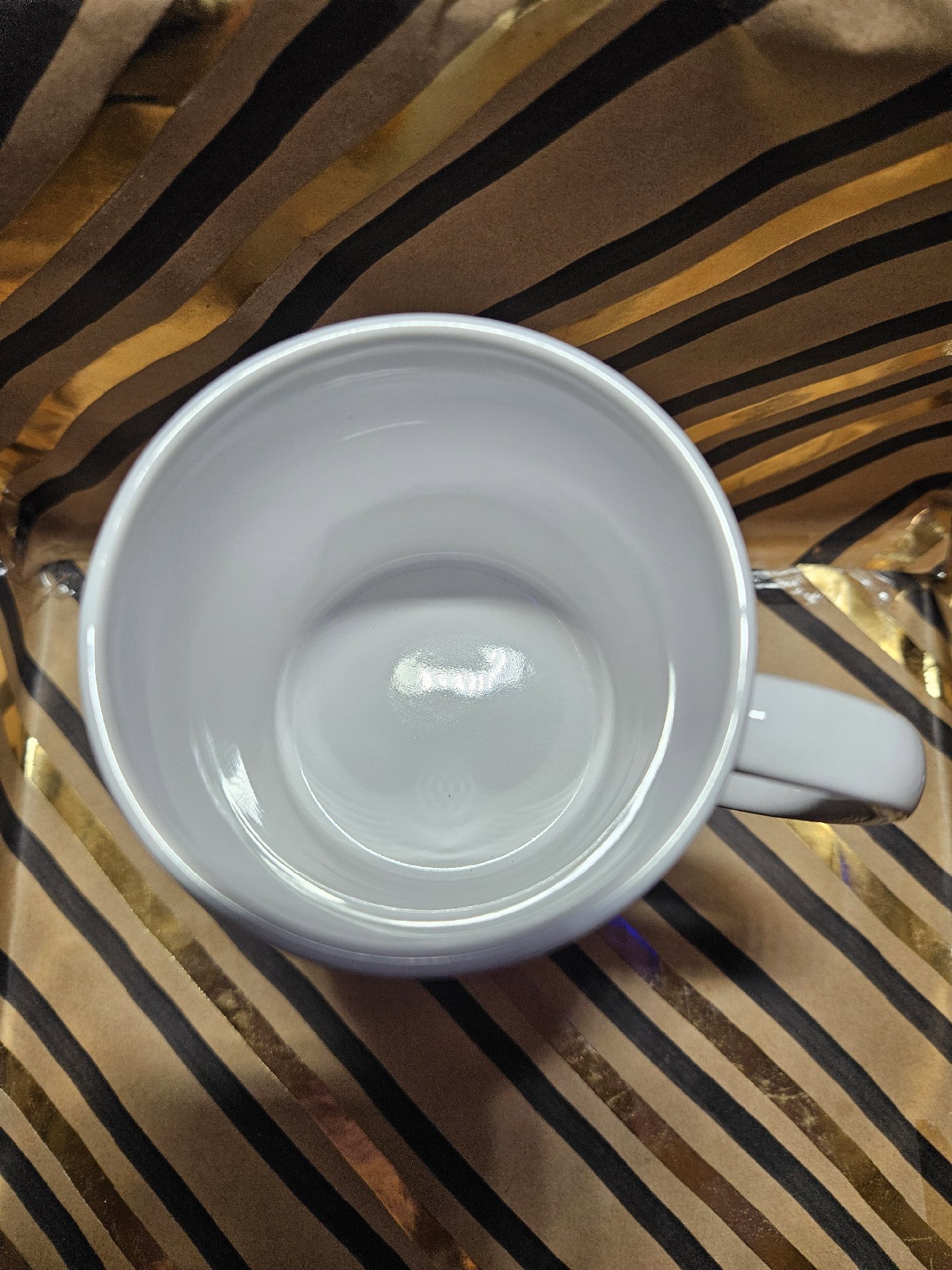 Ceramic Mug with Floral and Salt Shaker Design, Unbranded, One Size, New condition — preloved on SilentSale®