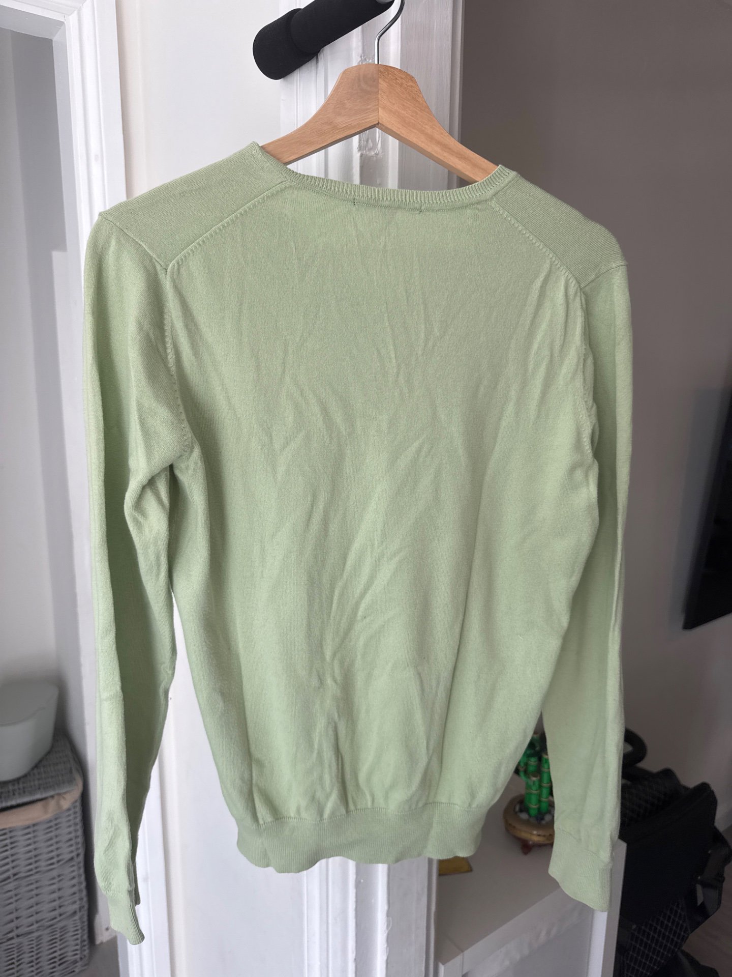 Green V-Neck Jumper, Unbranded, XS, Excellent condition — preloved on SilentSale®