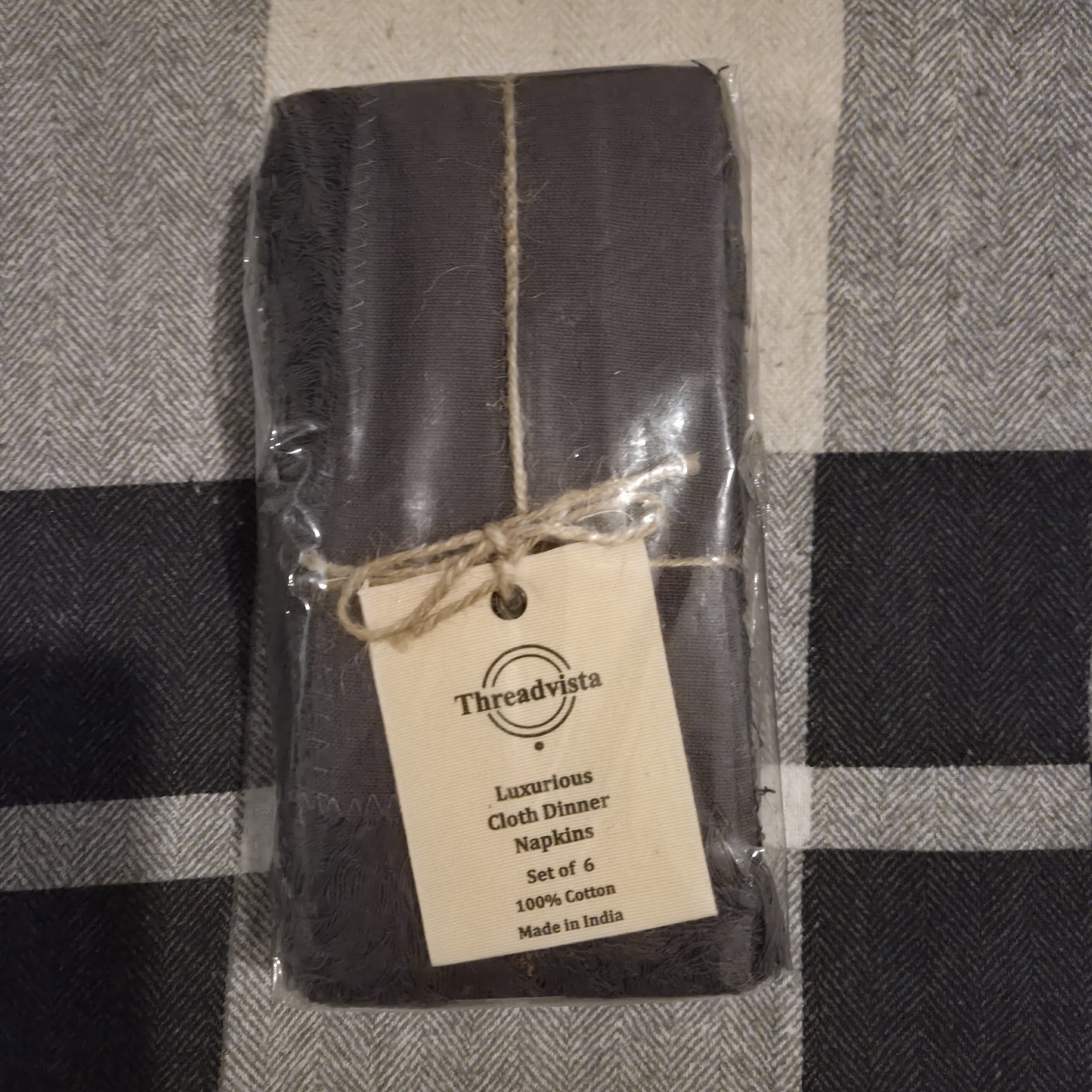 Threadvista Luxurious Cloth Dinner Napkins Set of 6, Threadvista, Medium, New condition — preloved on SilentSale®