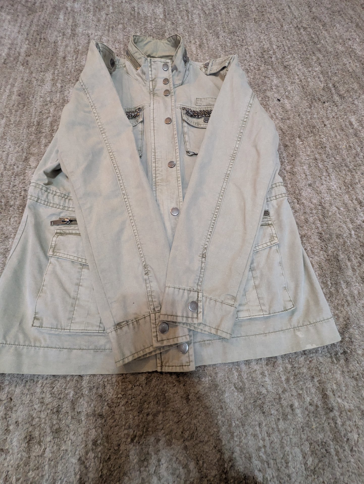 Mint Velvet Khaki Utility Jacket – Size 12, Mint Velvet, 12, Excellent condition — preloved on SilentSale®