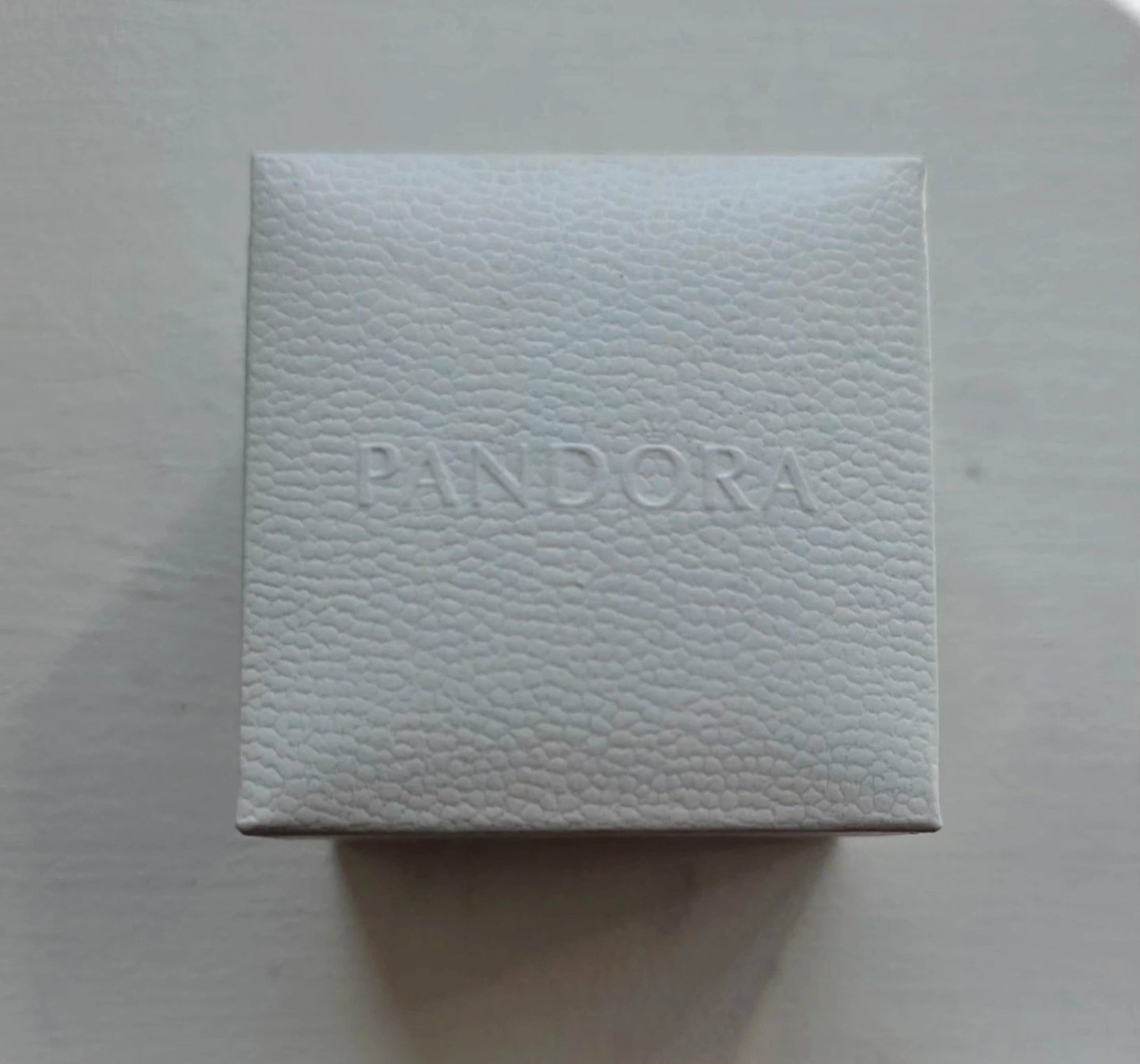 Collectable Pandora Gold Honeycomb Lace Heart Earrings, Pandora, One Size, Like New condition — preloved on SilentSale®