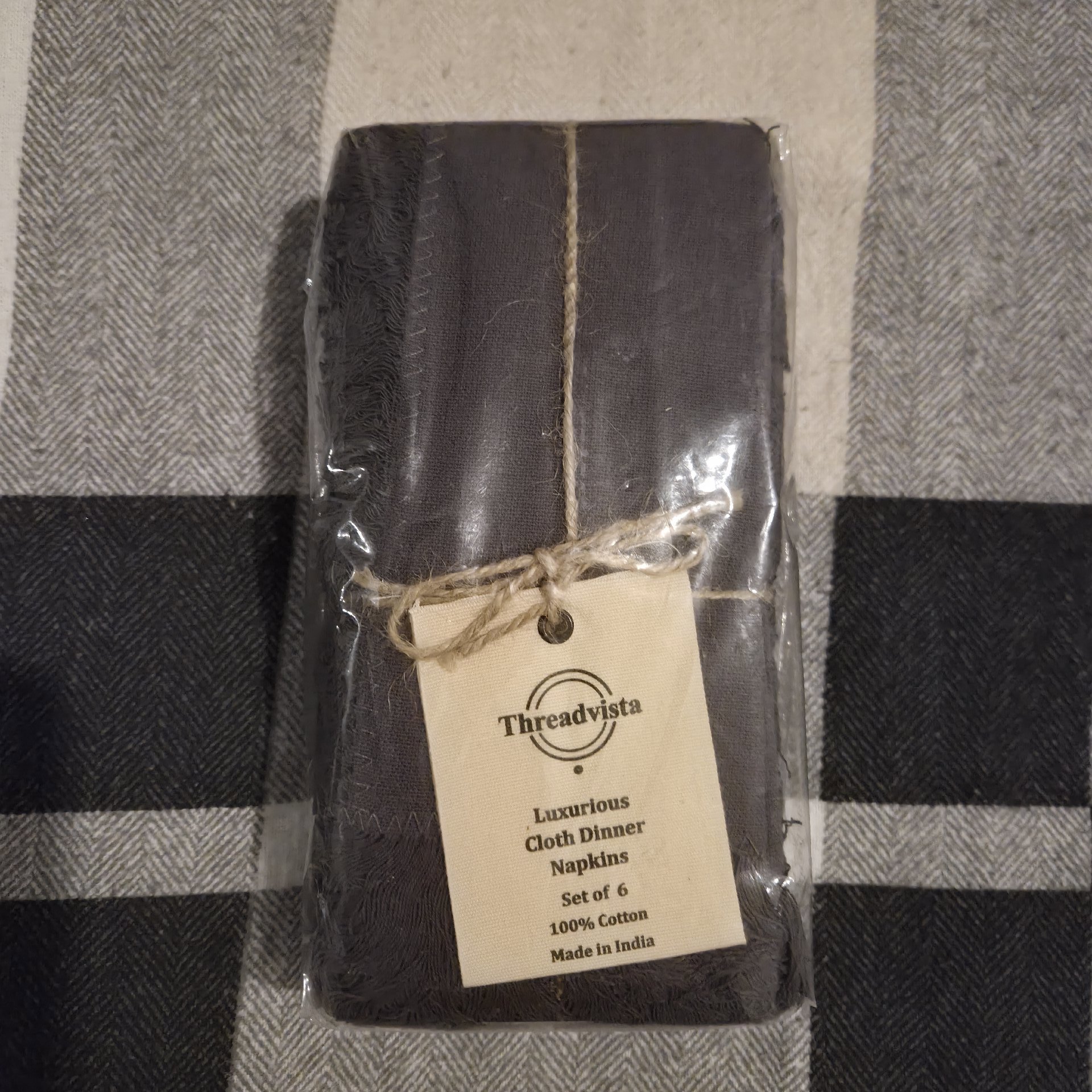 Threadvista Luxurious Cloth Dinner Napkins Set of 6, Threadvista, Medium, New condition — preloved on SilentSale®