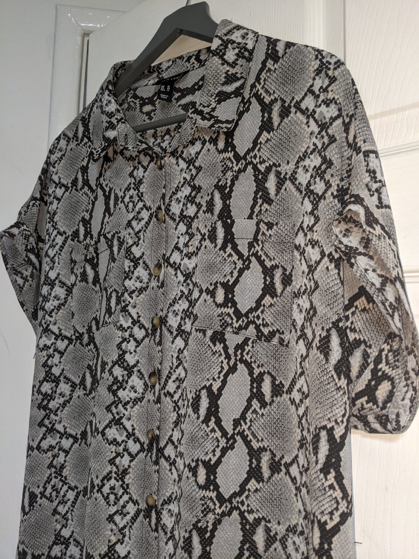 New Look Snake Print Midi Shirt Dress – UK 18, New Look, 18, Excellent condition — preloved on SilentSale®
