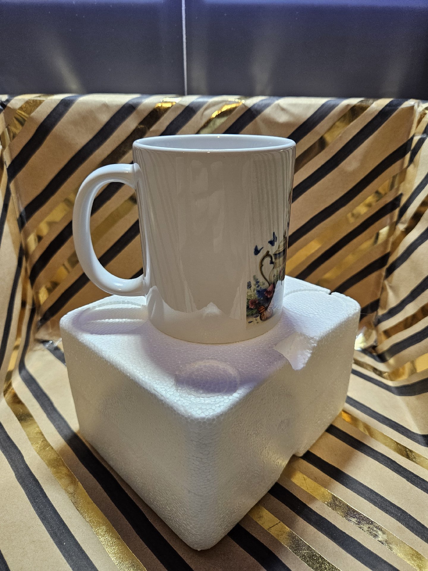 Ceramic Mug with Floral and Teacup Design, Unbranded, One Size, New condition — preloved on SilentSale®